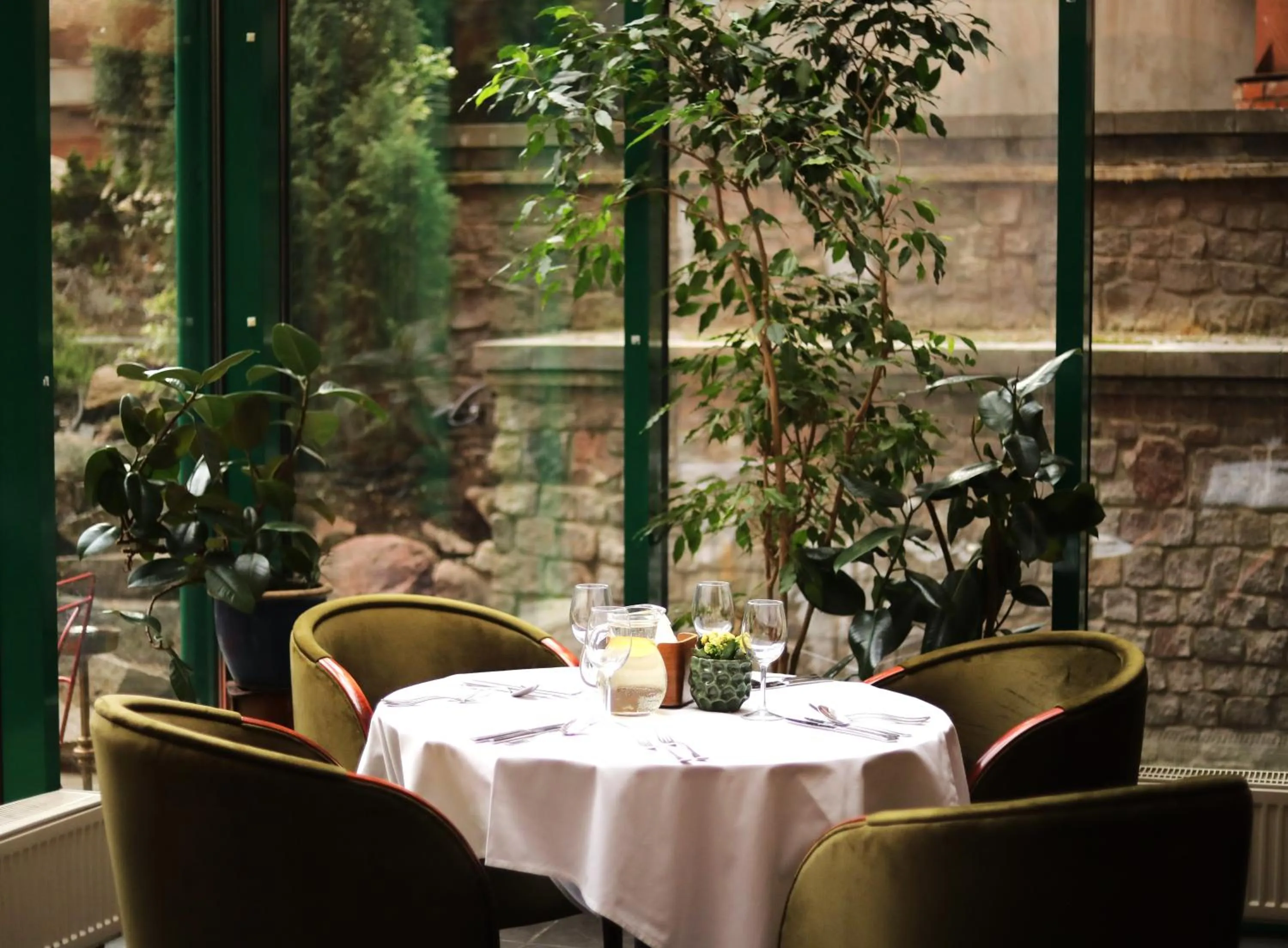 Restaurant/places to eat in BEST WESTERN Santakos Hotel