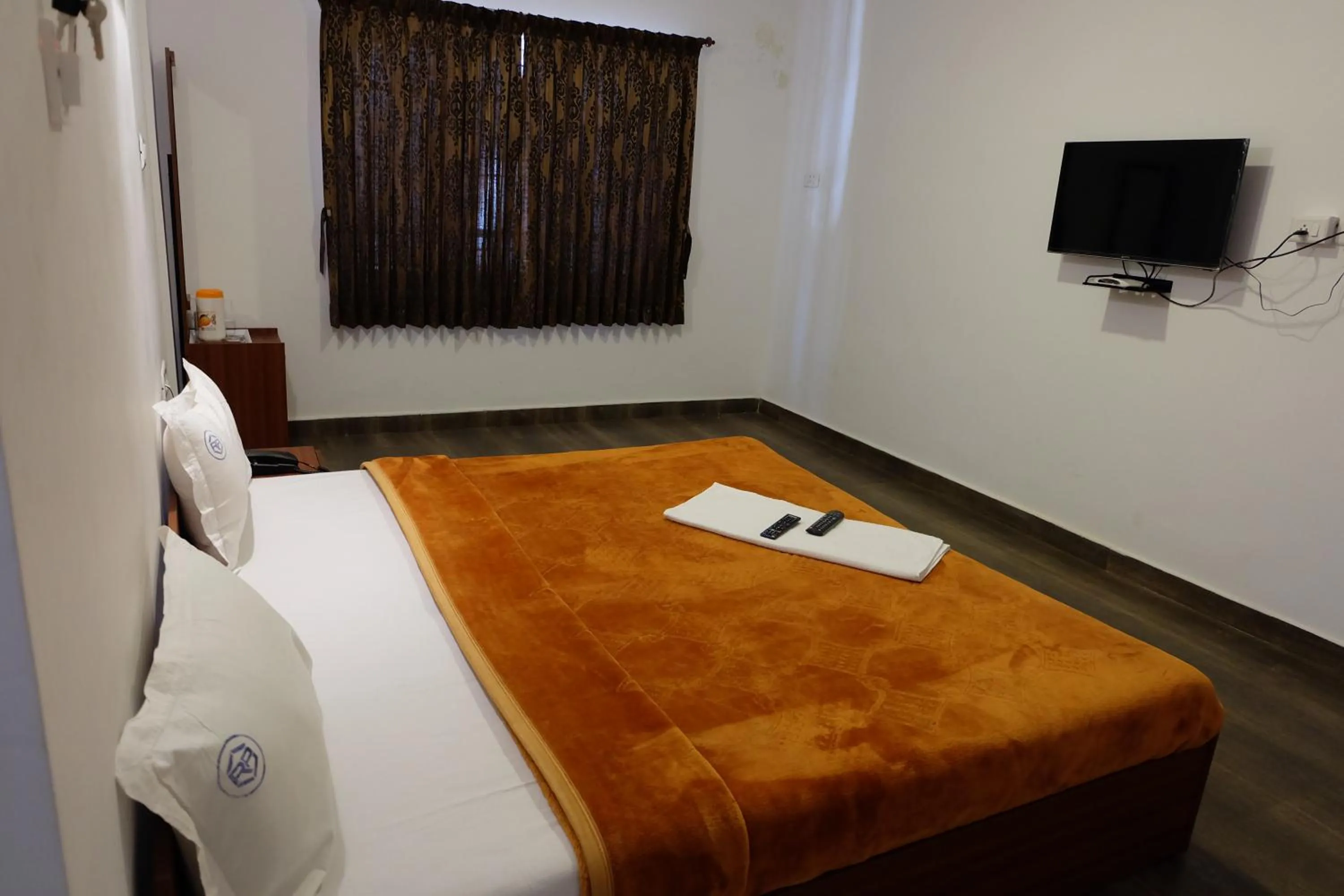 Bed in Rosepark Residency