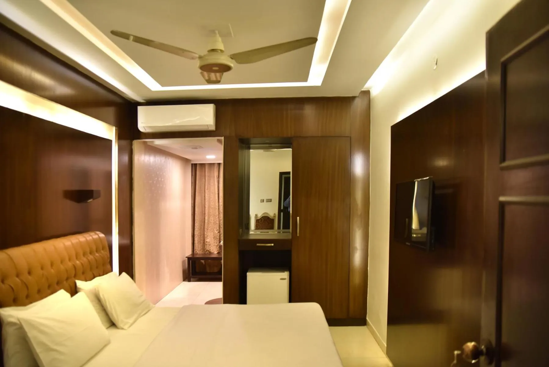 Bed in Hotel Mayfair