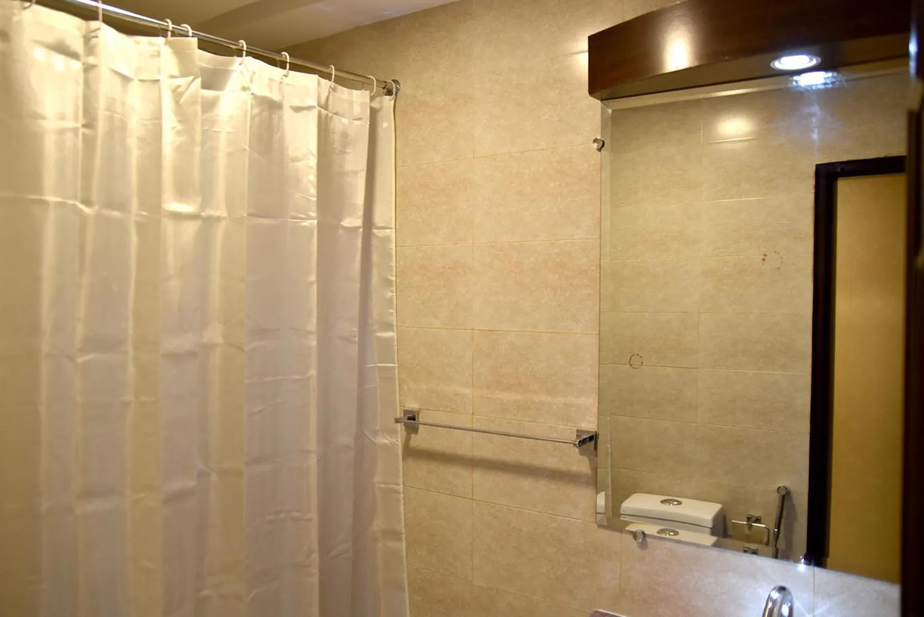 Shower in Hotel Mayfair