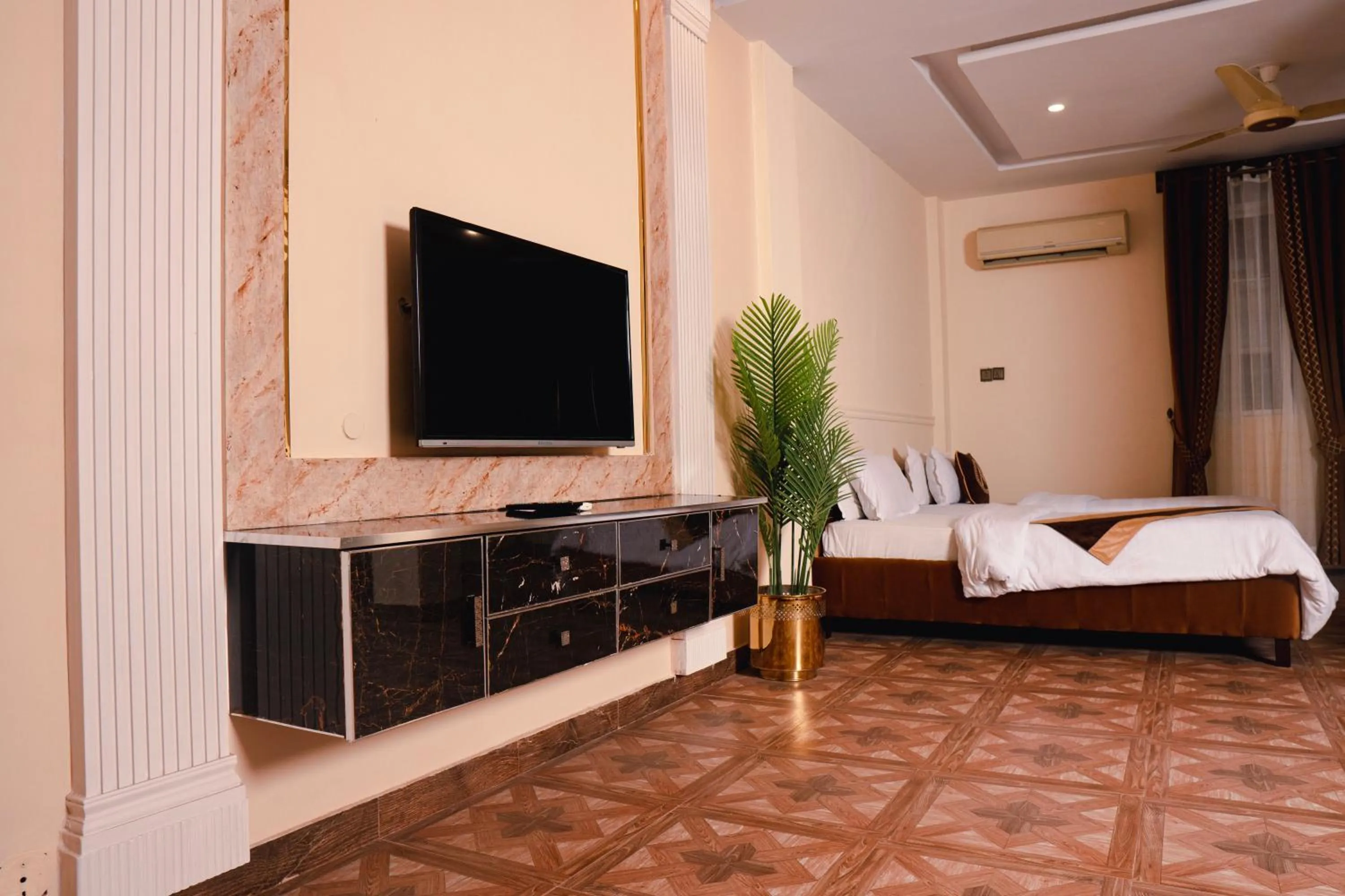 Bed in Hotel Mayfair