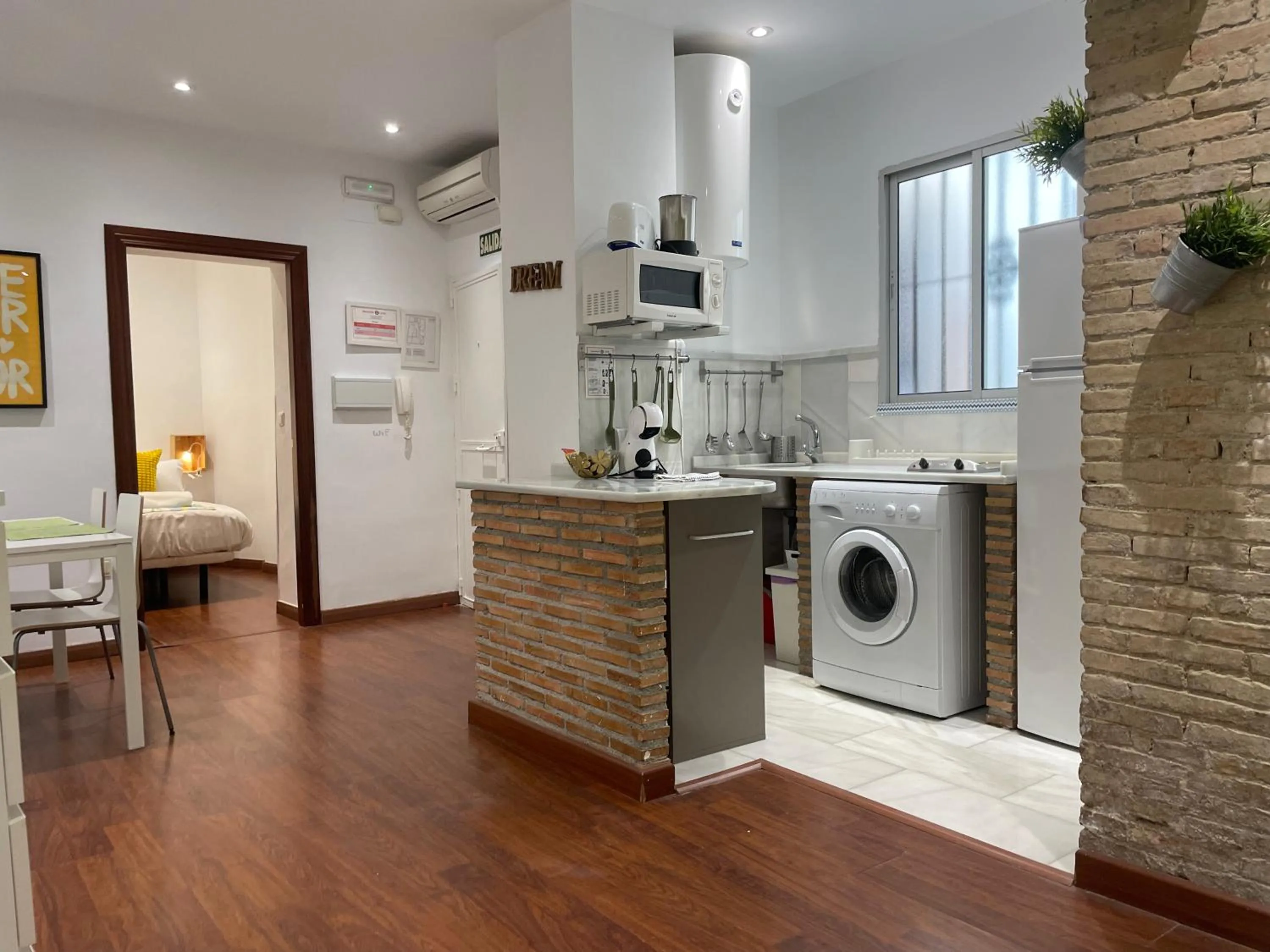 Kitchen or kitchenette in Apartamentos Inside Paseo de los Tristes