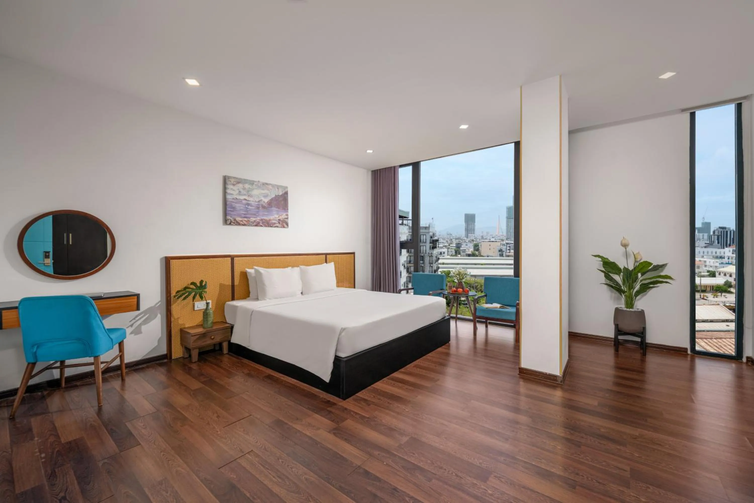 Photo of the whole room, Bed in Platinum Danang Hotel