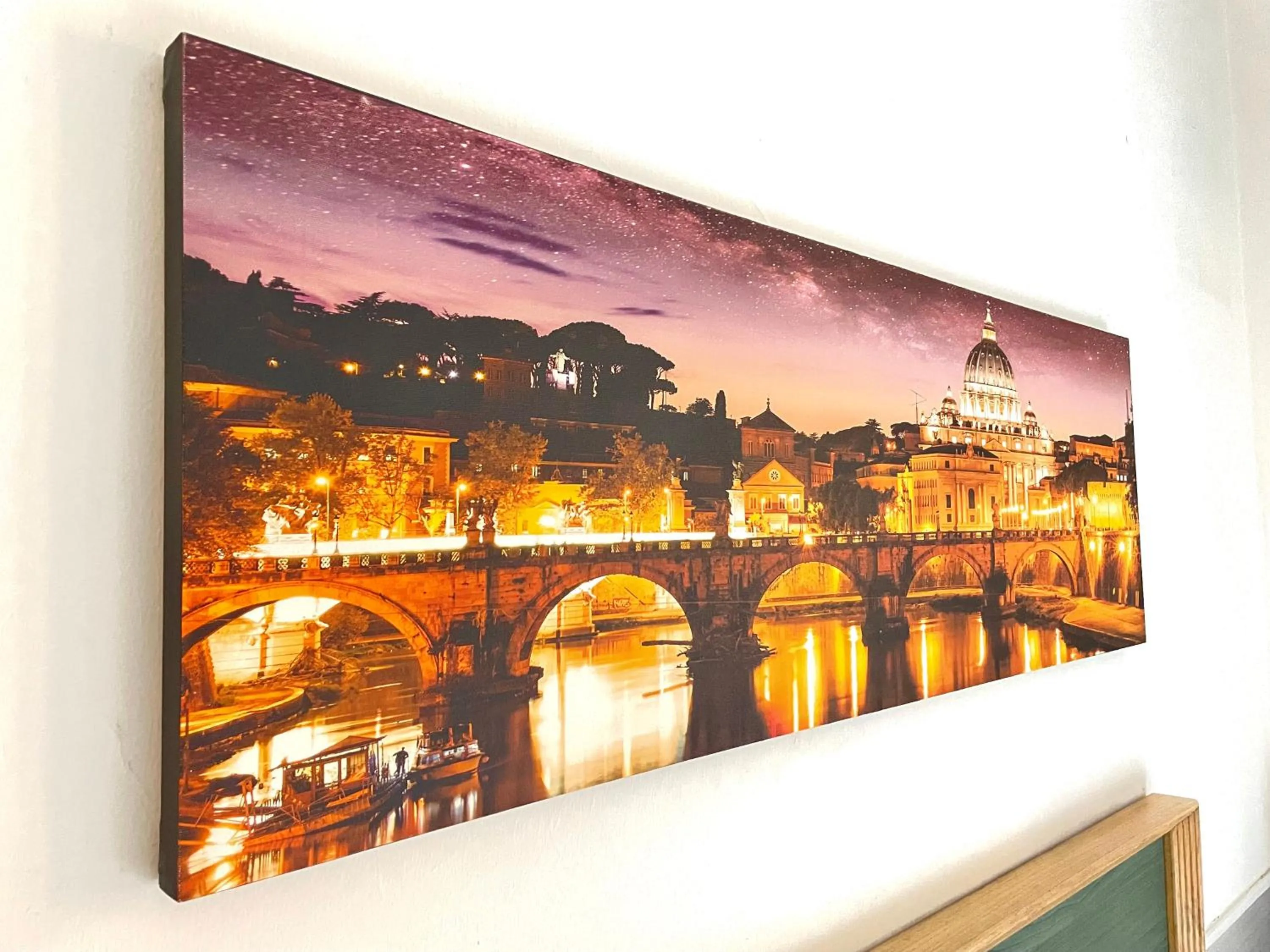 Decorative detail in Roman Holidays Rooms Otranto