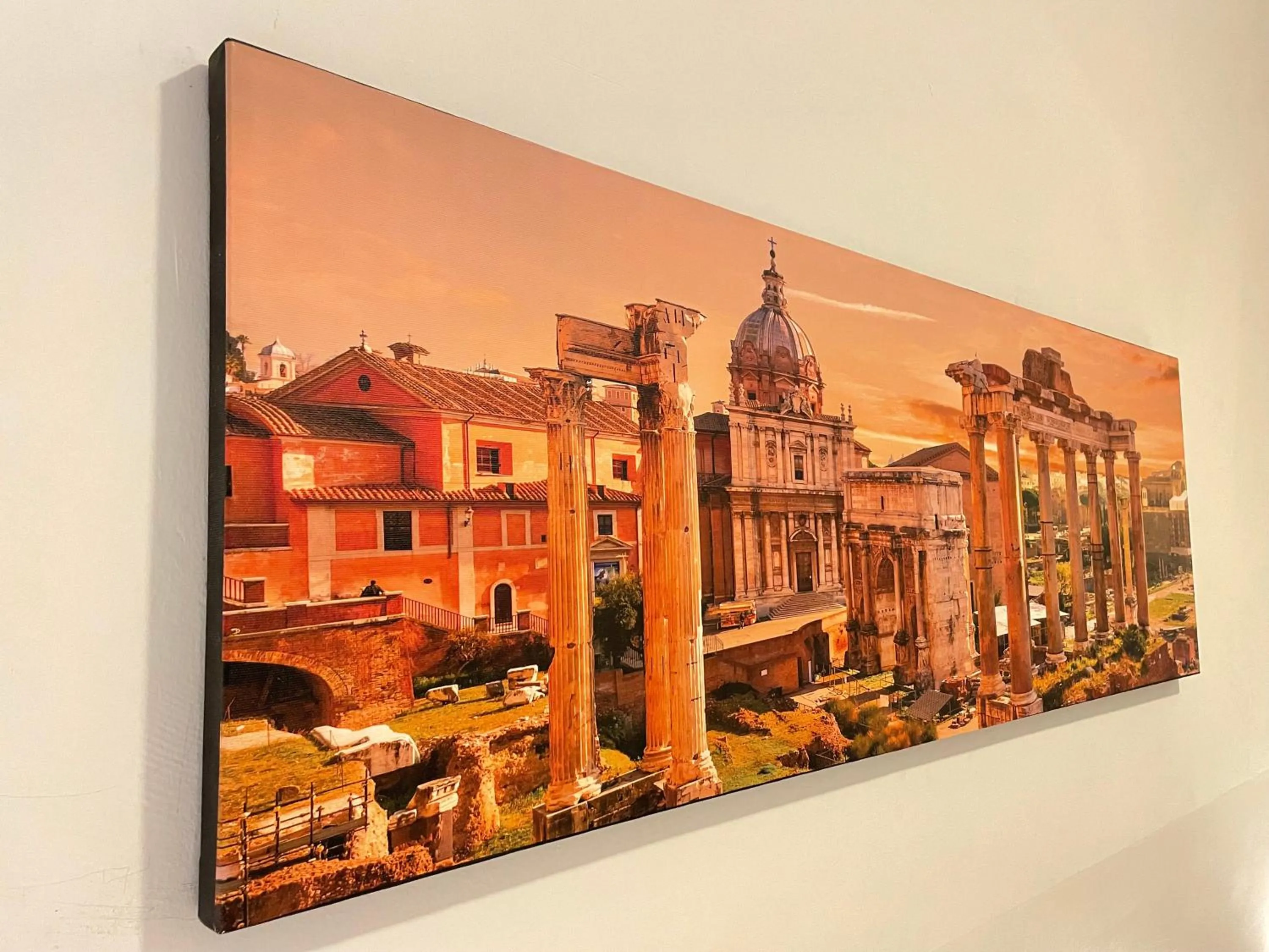 Decorative detail in Roman Holidays Rooms Otranto