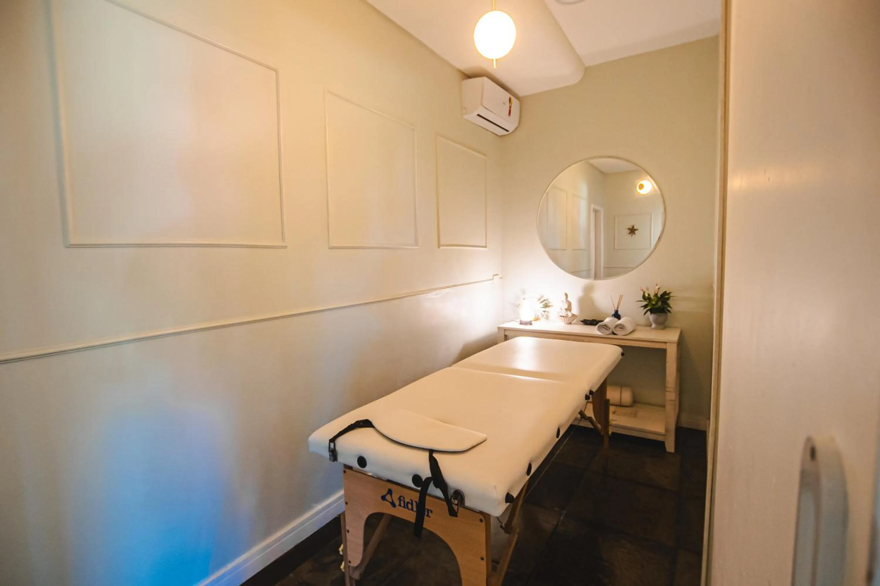 Massage in Hotel VillaReal Guaratuba - Caieiras