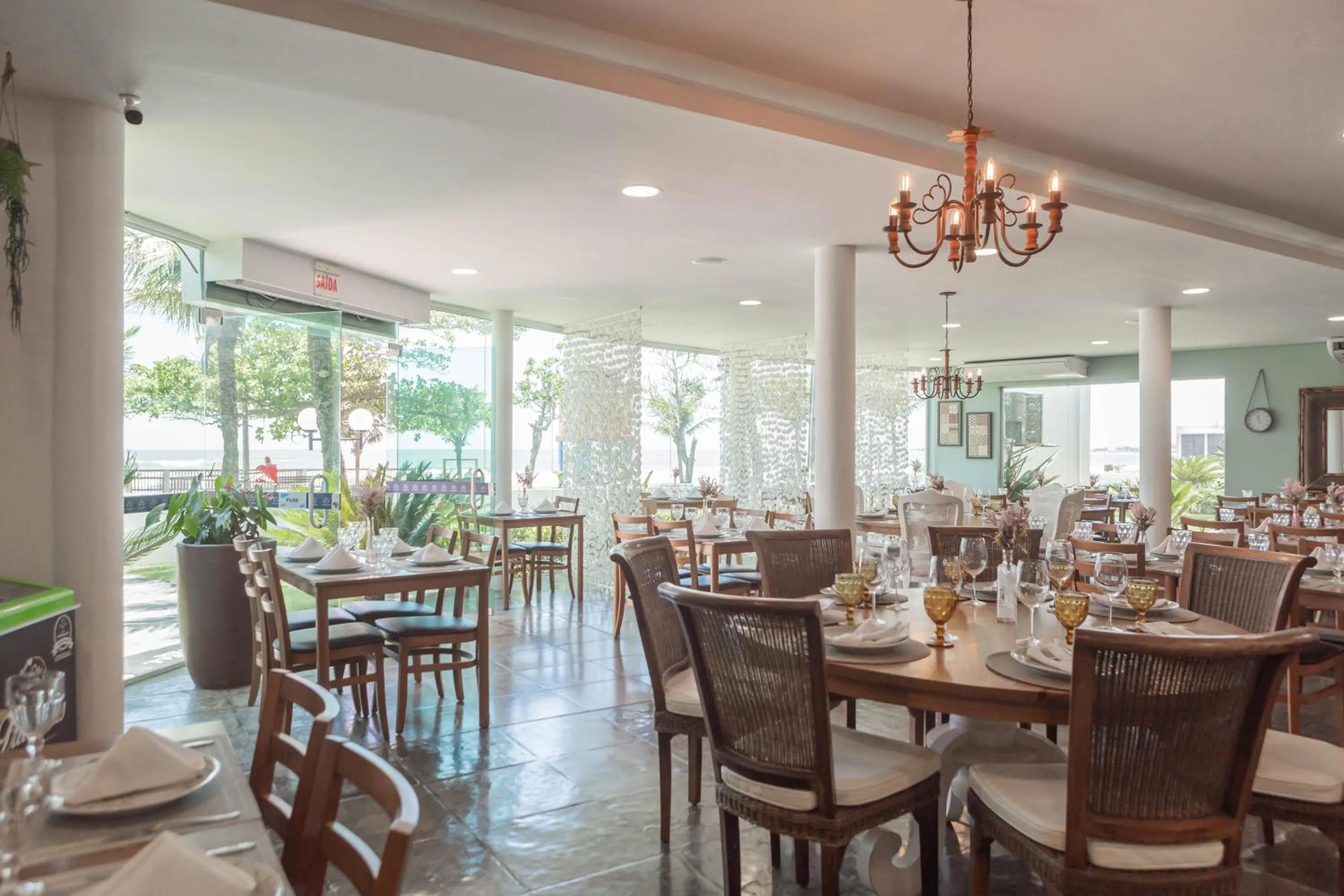Restaurant/places to eat in Hotel VillaReal Guaratuba - Caieiras