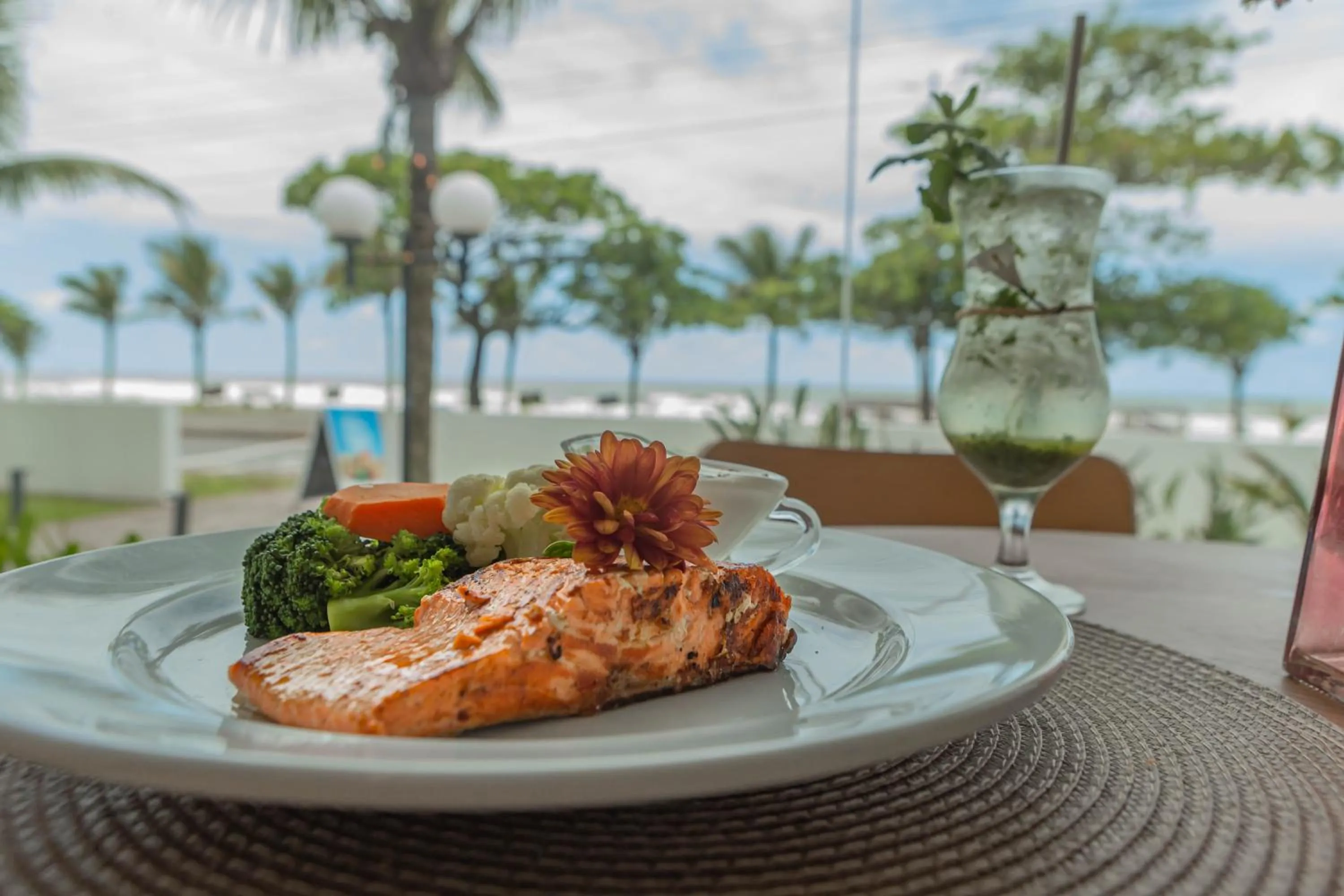 Restaurant/places to eat in Hotel VillaReal Guaratuba - Caieiras