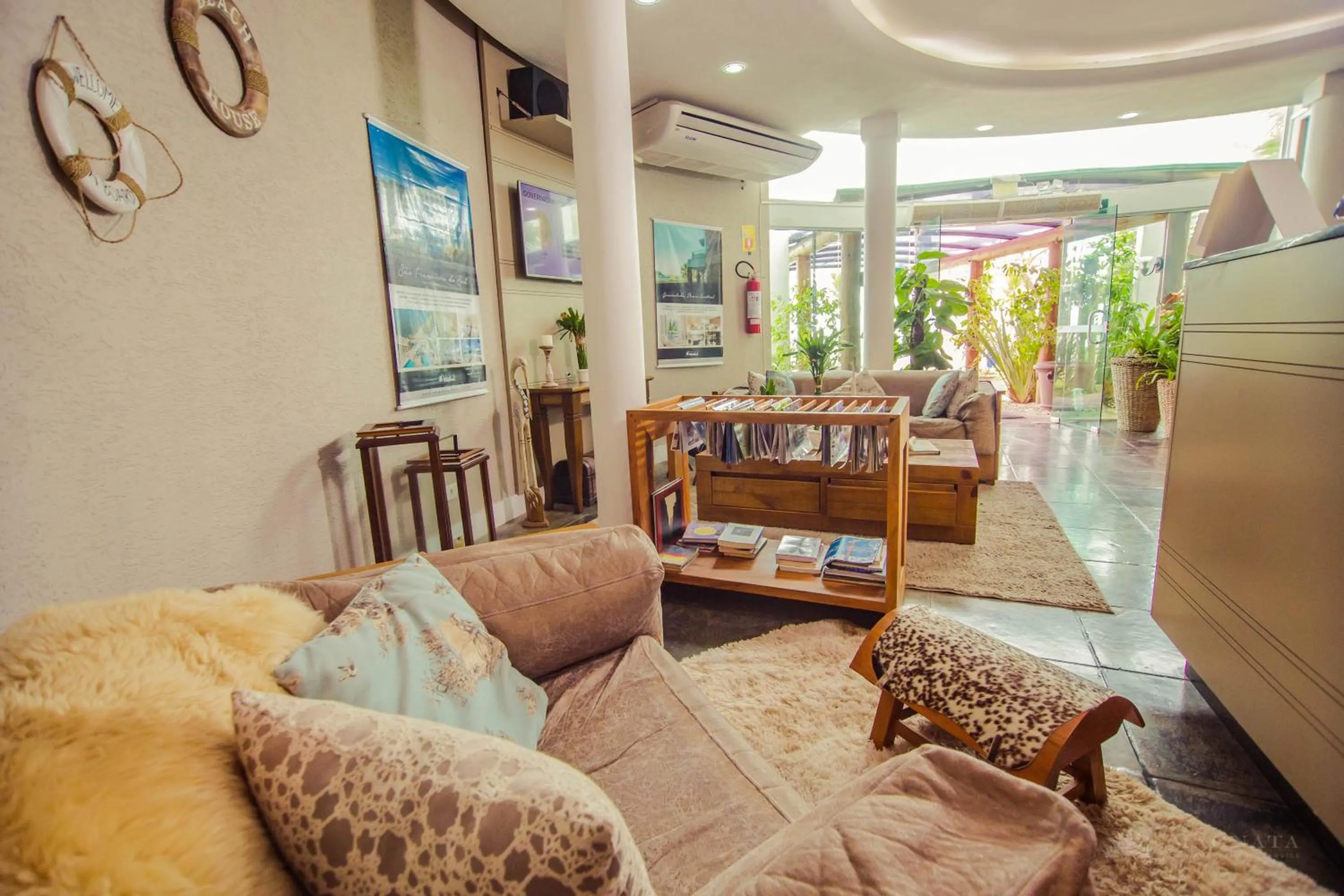 Library in Hotel VillaReal Guaratuba - Caieiras