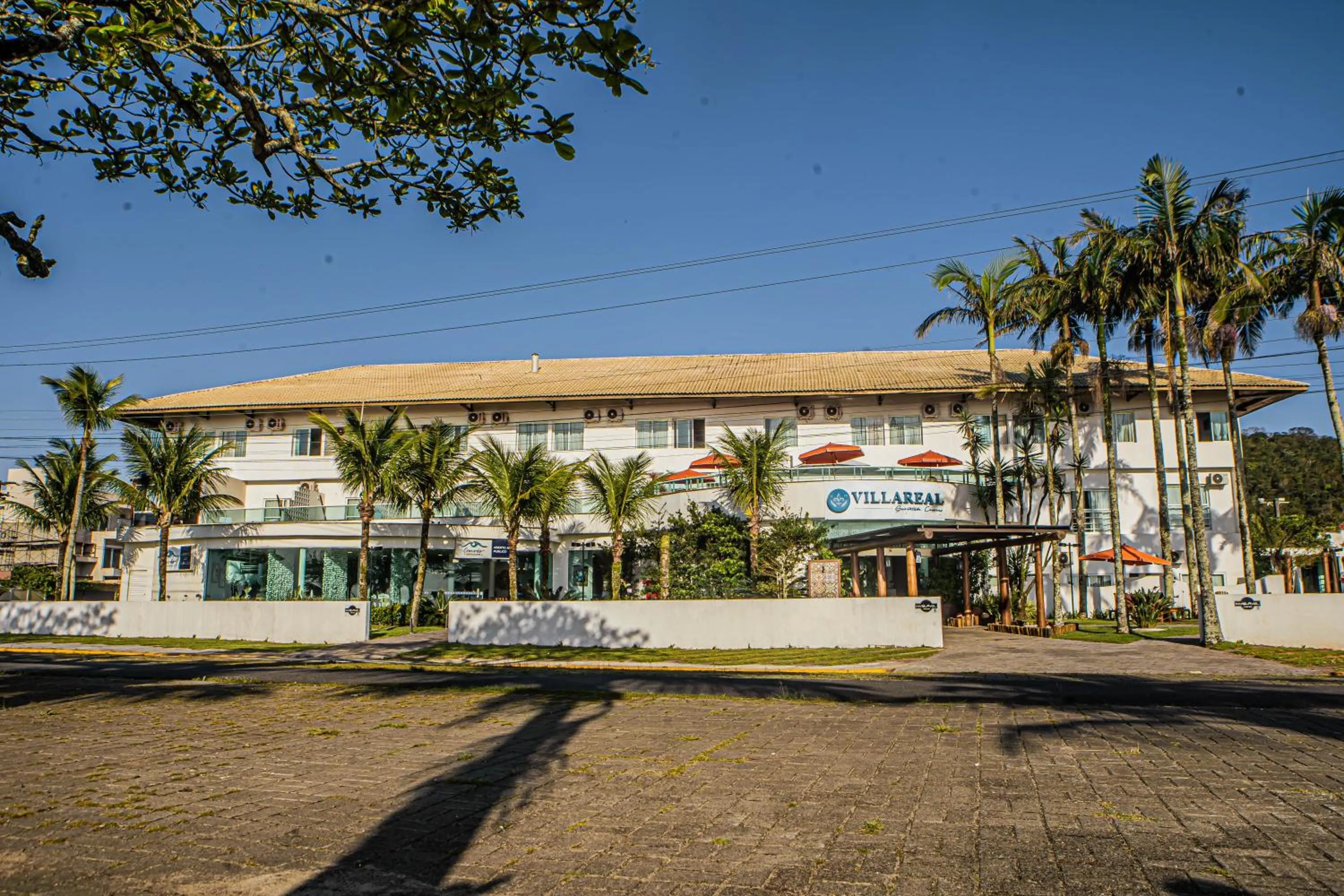 Property building in Hotel VillaReal Guaratuba - Caieiras