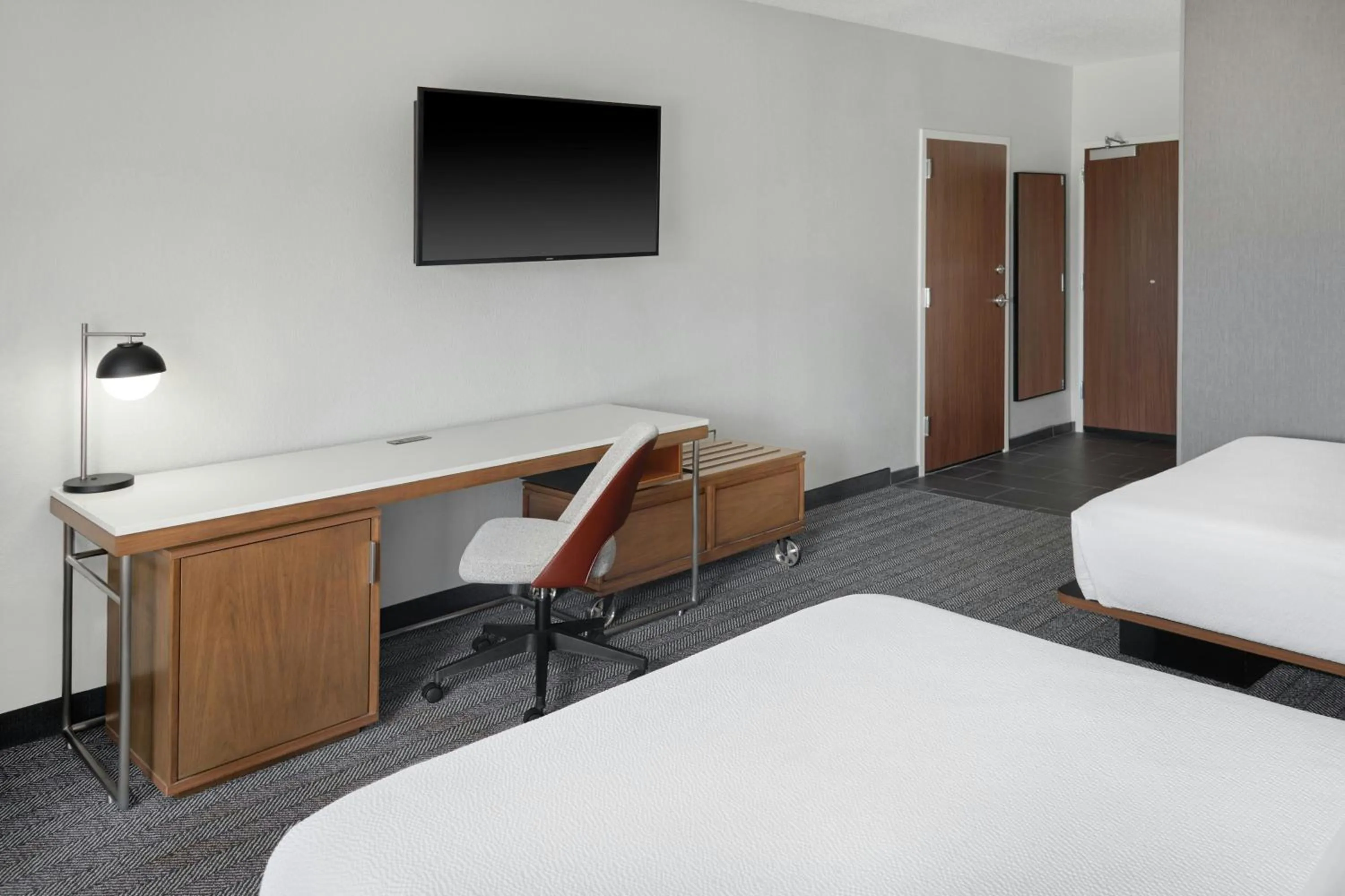 Photo of the whole room, Bed in Courtyard by Marriott Huntsville University Drive
