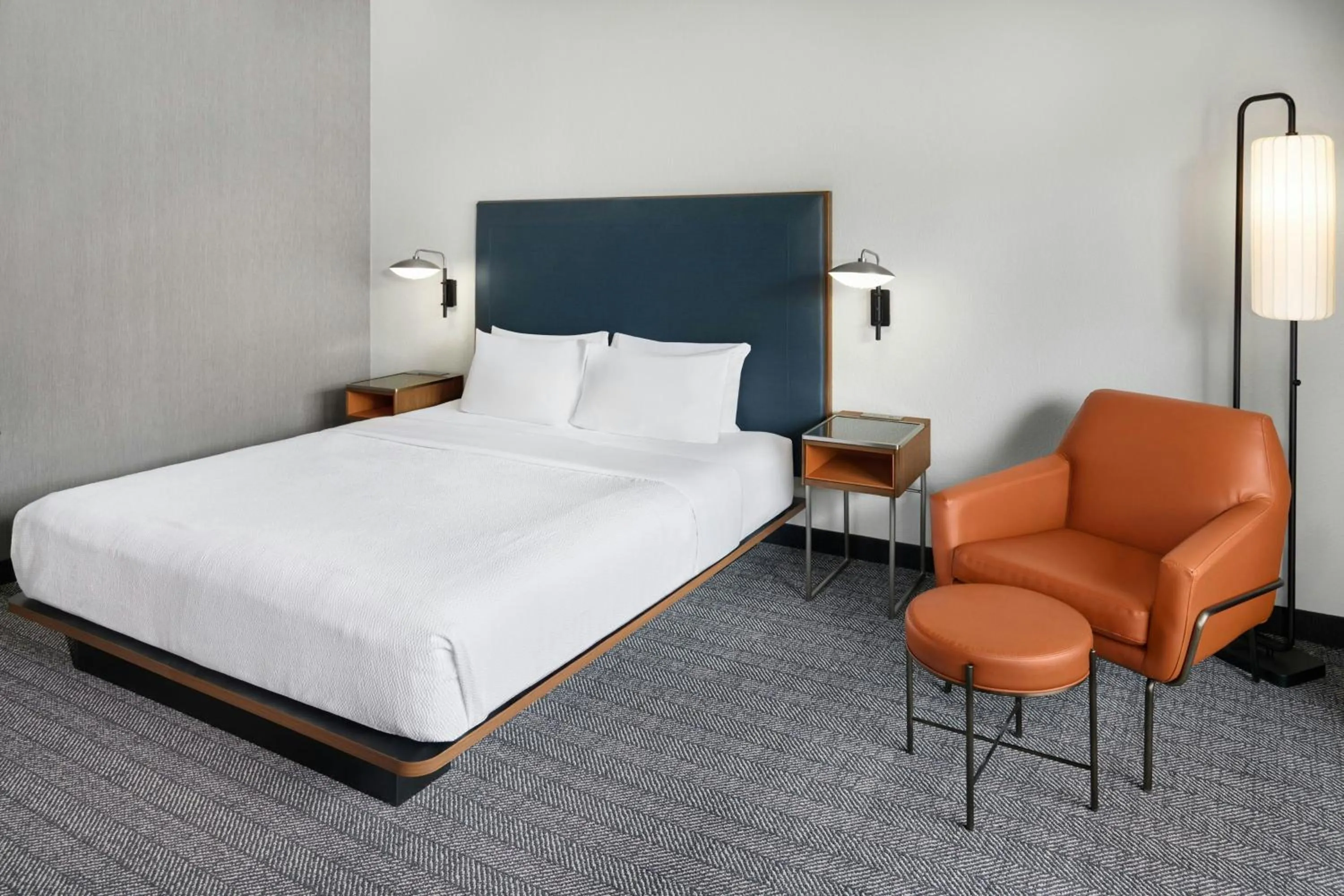 Photo of the whole room, Bed in Courtyard by Marriott Huntsville University Drive