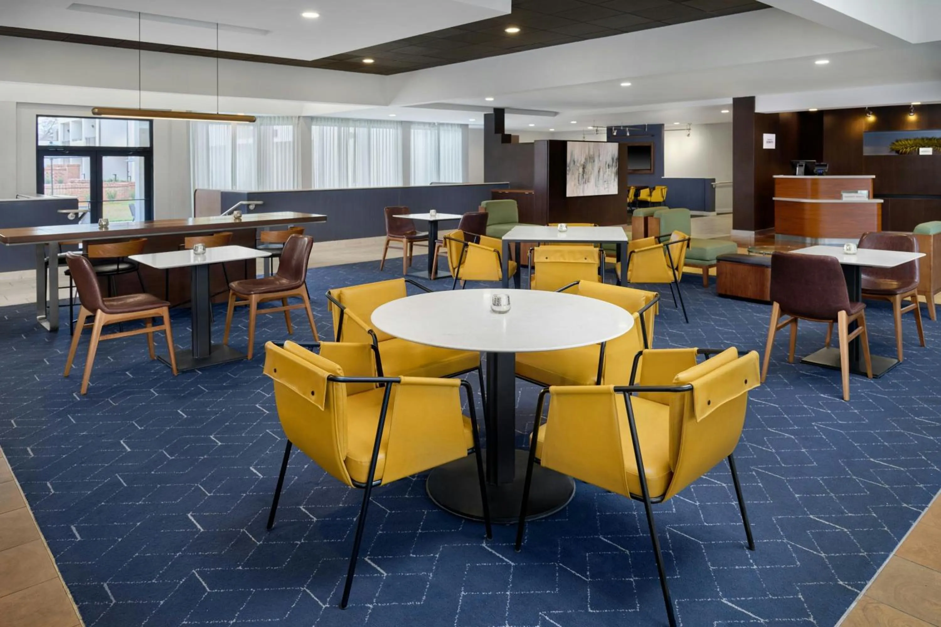 Restaurant/places to eat in Courtyard by Marriott Huntsville University Drive