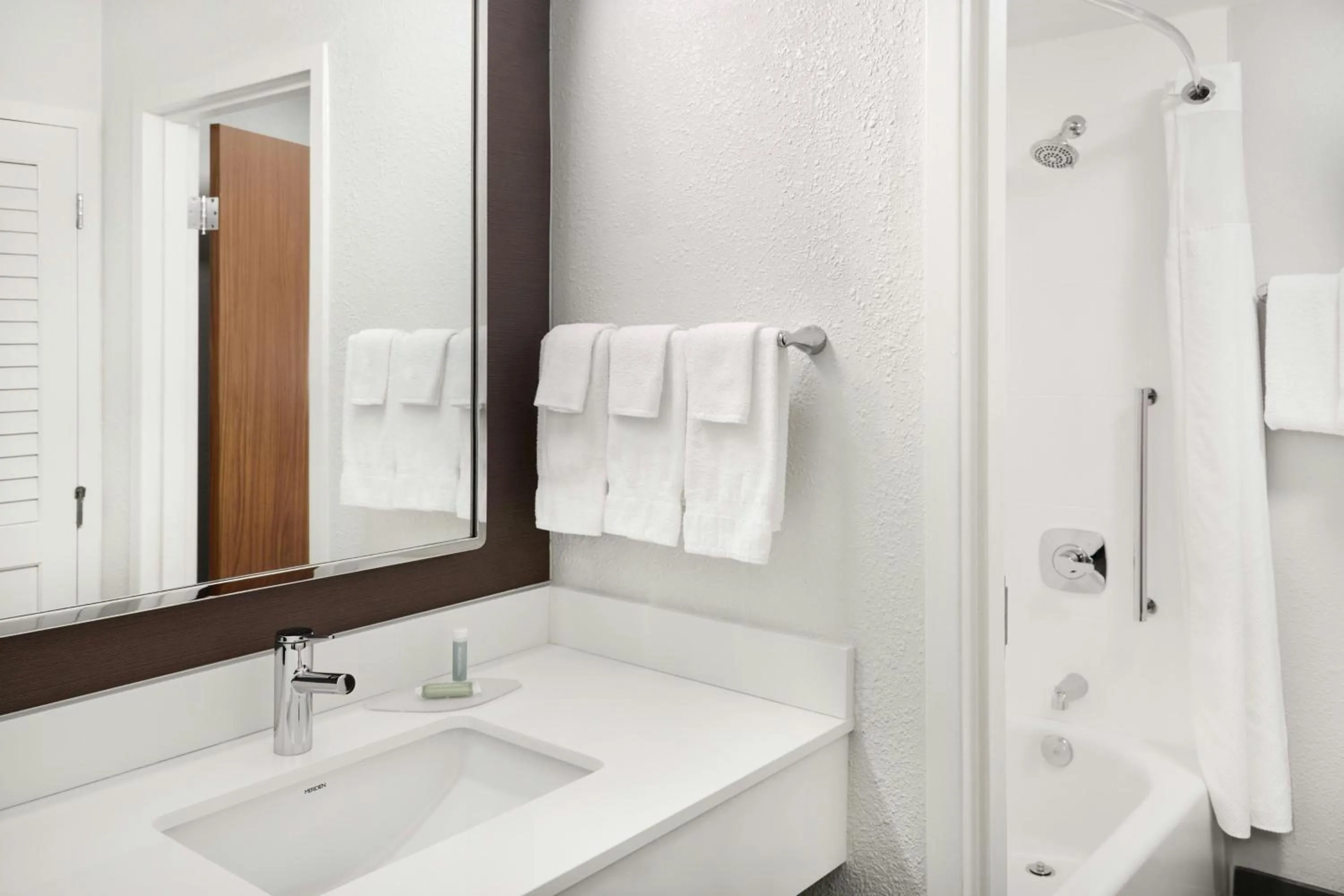 Bathroom in Courtyard by Marriott Huntsville University Drive