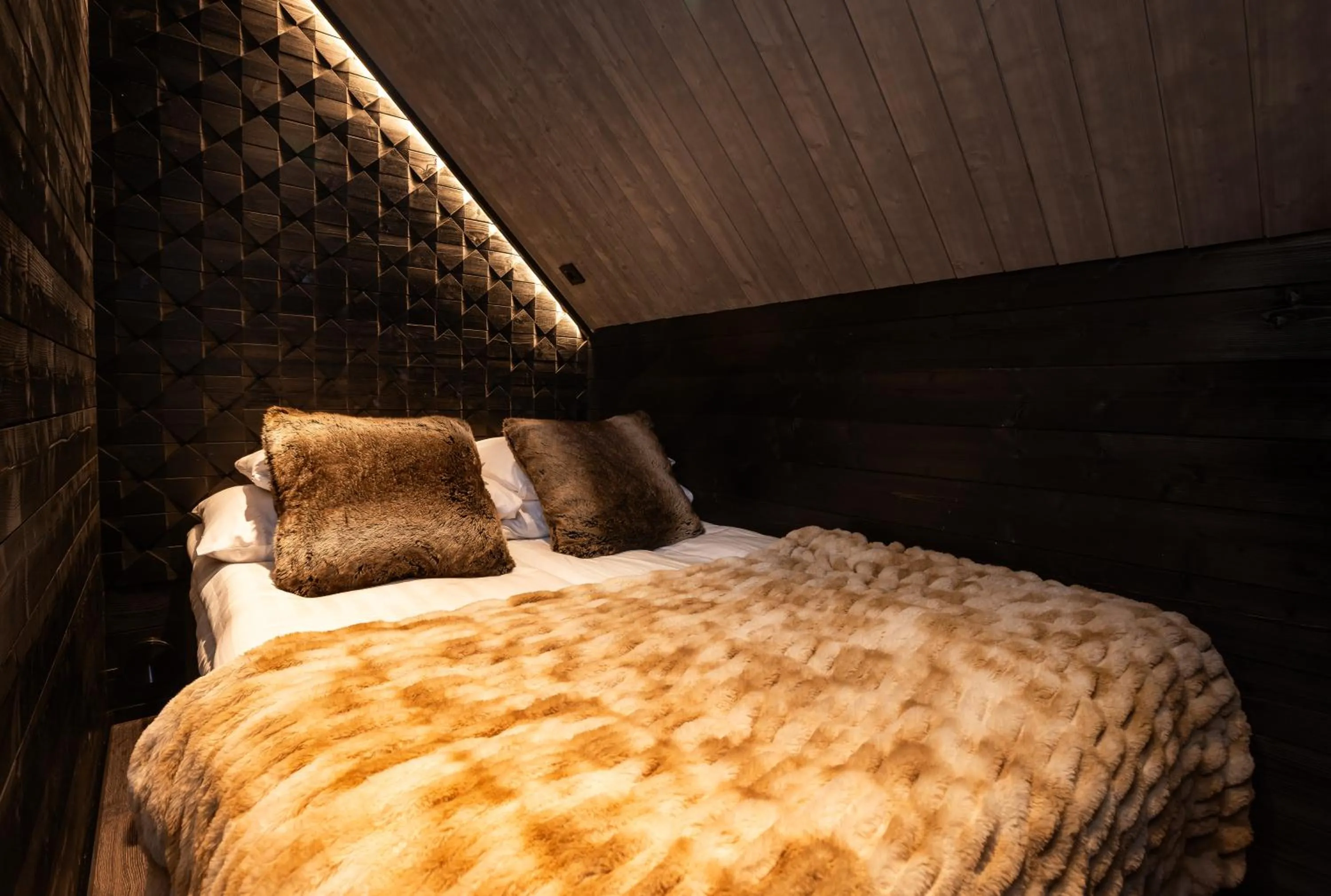 Bed in Wilderness Hotel Nellim & Igloos