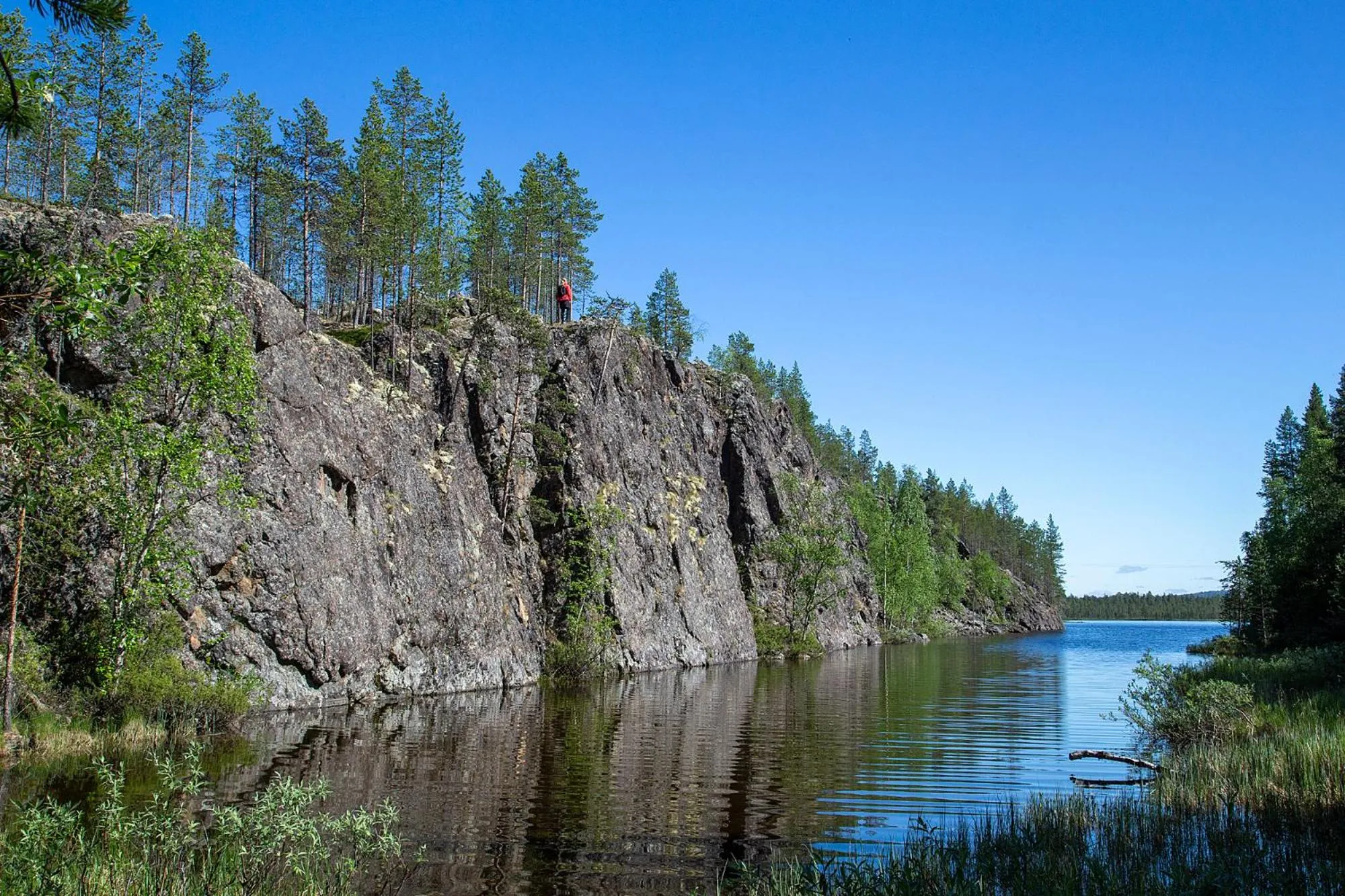 Hiking in Wilderness Hotel Nellim & Igloos