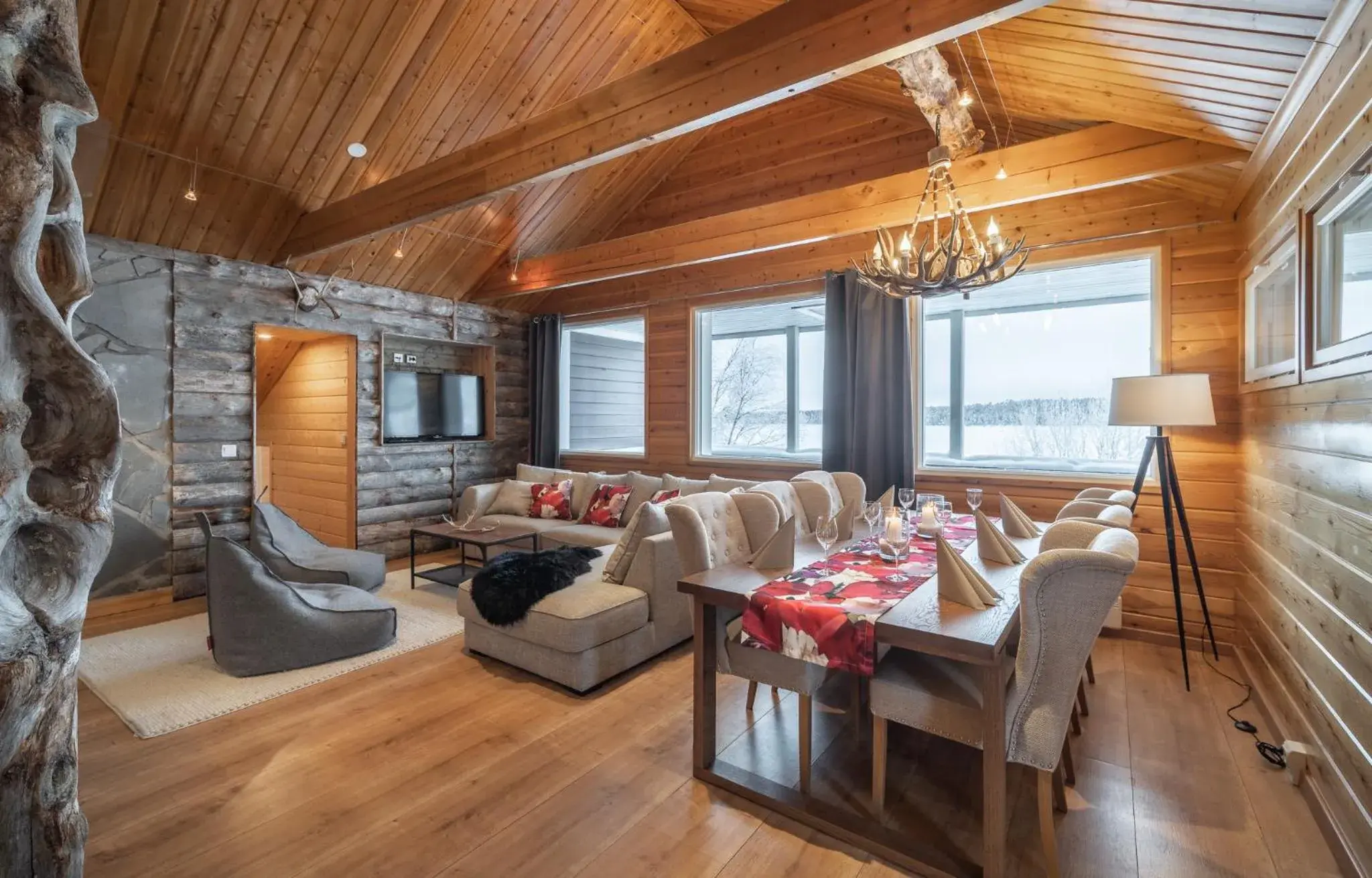 Four-Bedroom Villa with Lake View and Sauna in Wilderness Hotel Nellim & Igloos Four-Bedroom Villa with Lake View and Sauna in Wilderness Hotel Nellim & Igloos