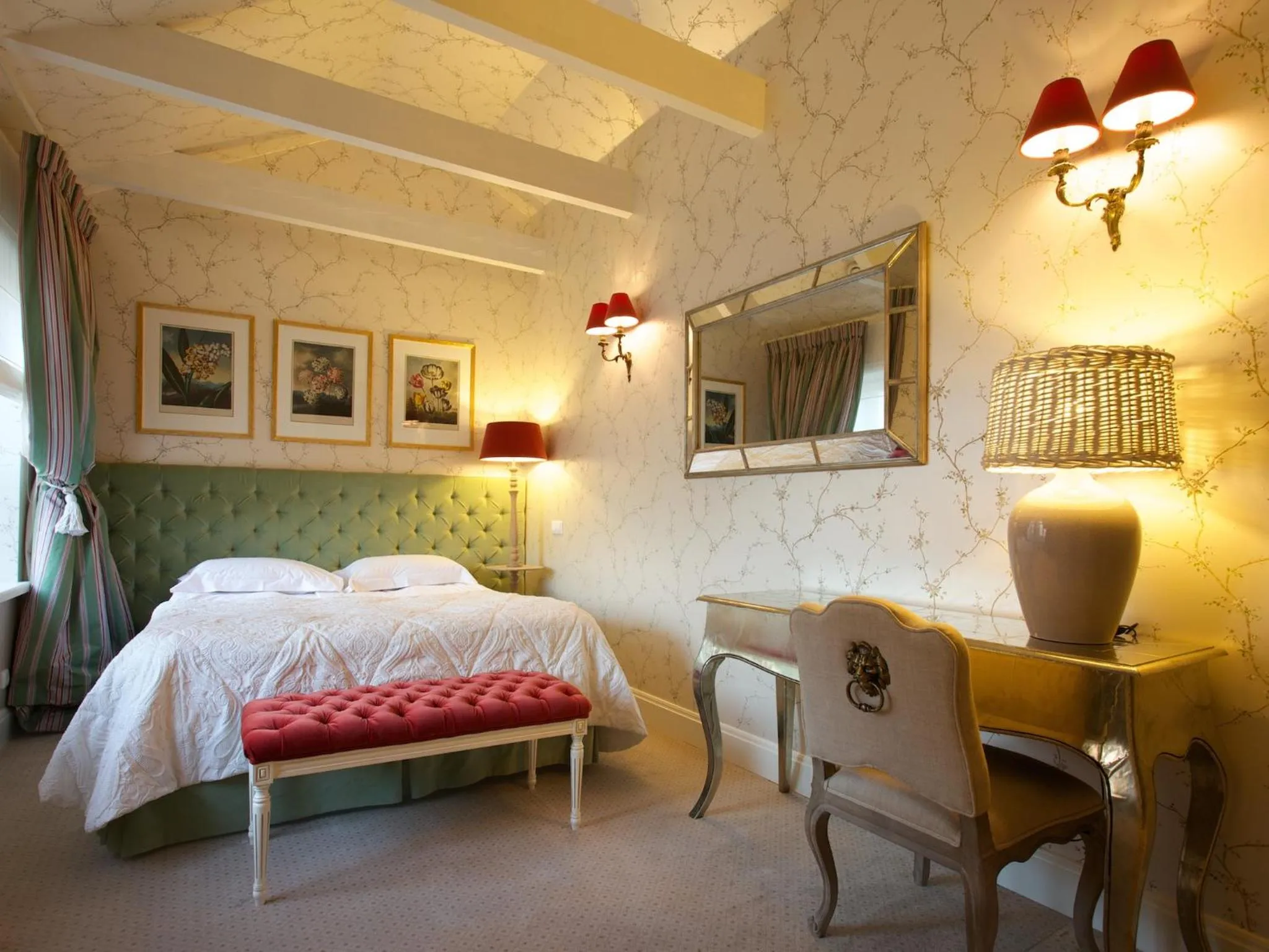 Photo of the whole room, Bed in Hotel Apia