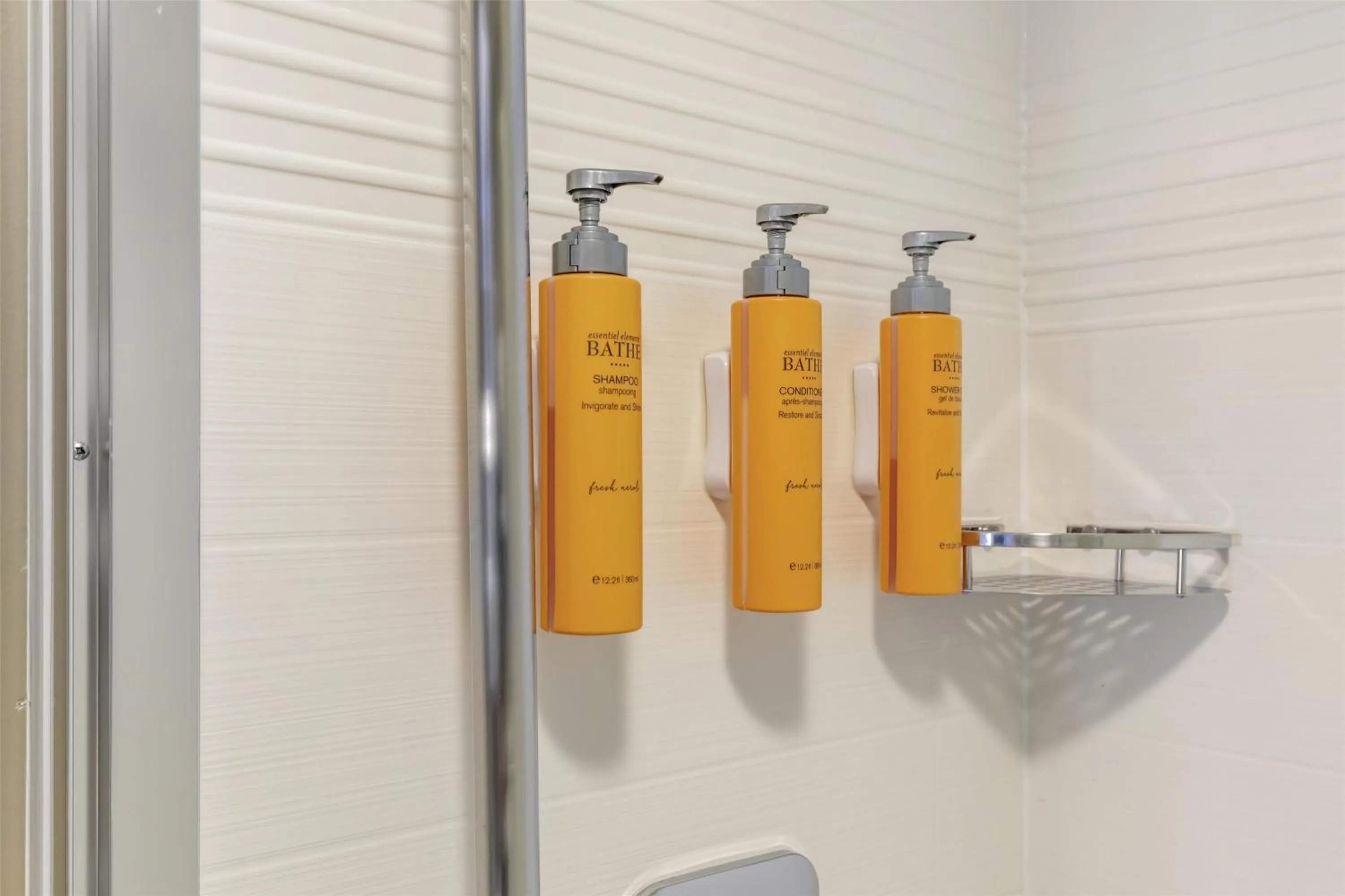 Bedroom in Sonesta ES Suites Fairfax Fair Lakes