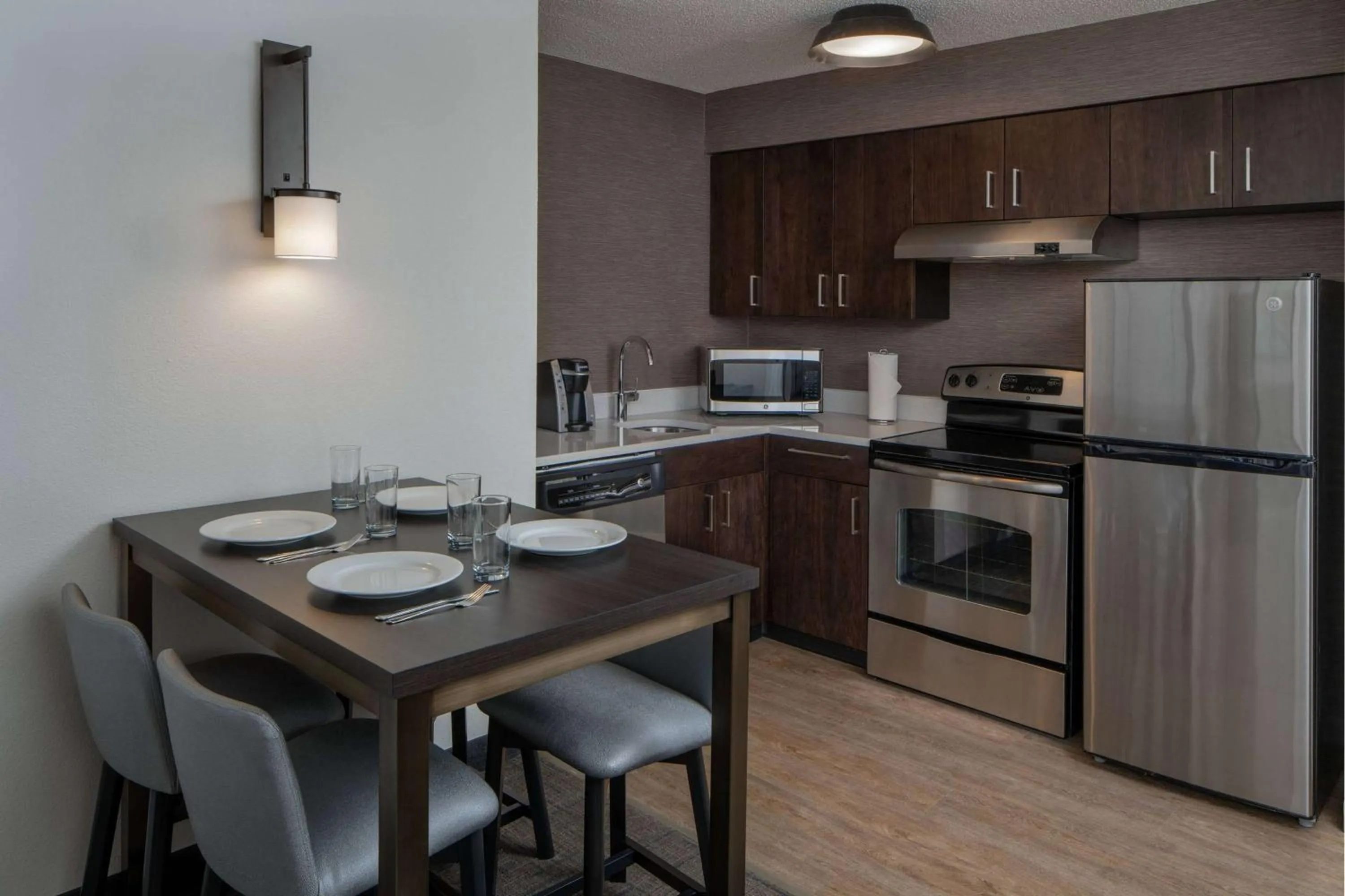 Kitchen or kitchenette in Sonesta ES Suites Fairfax Fair Lakes