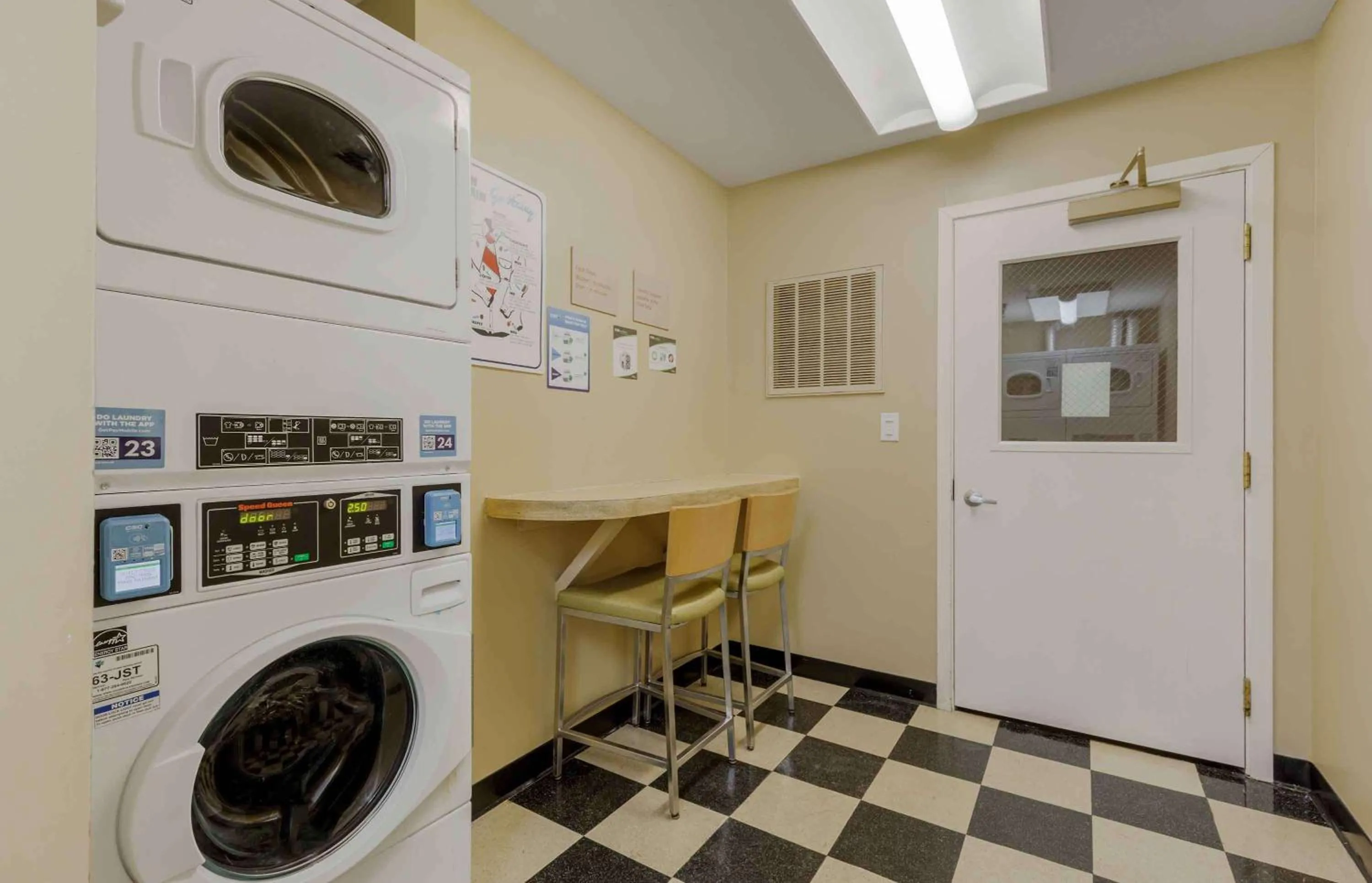 Property building in Extended Stay America Suites - Chantilly - Dulles