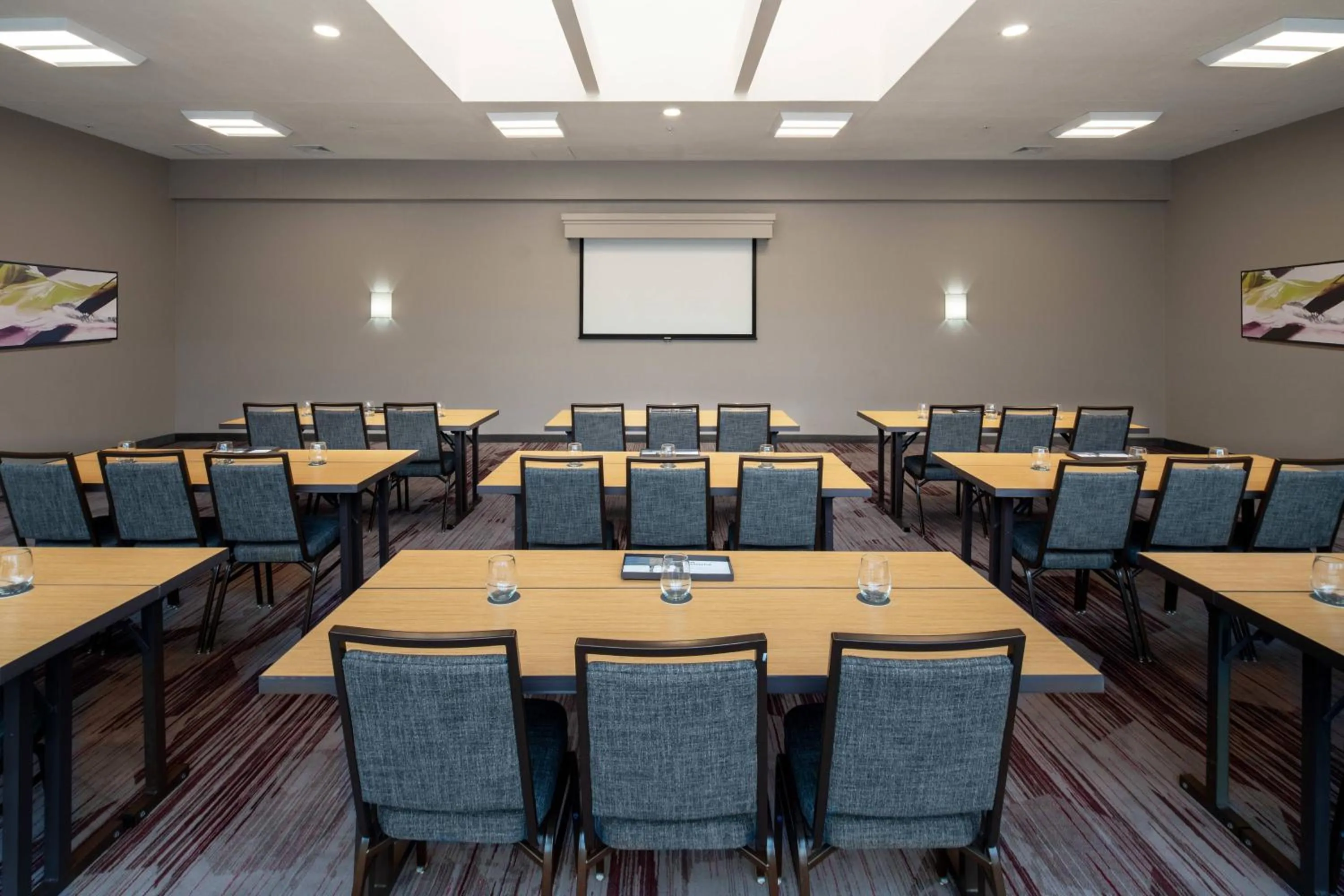 Meeting/conference room in Courtyard by Marriott Dulles Airport Herndon/Reston