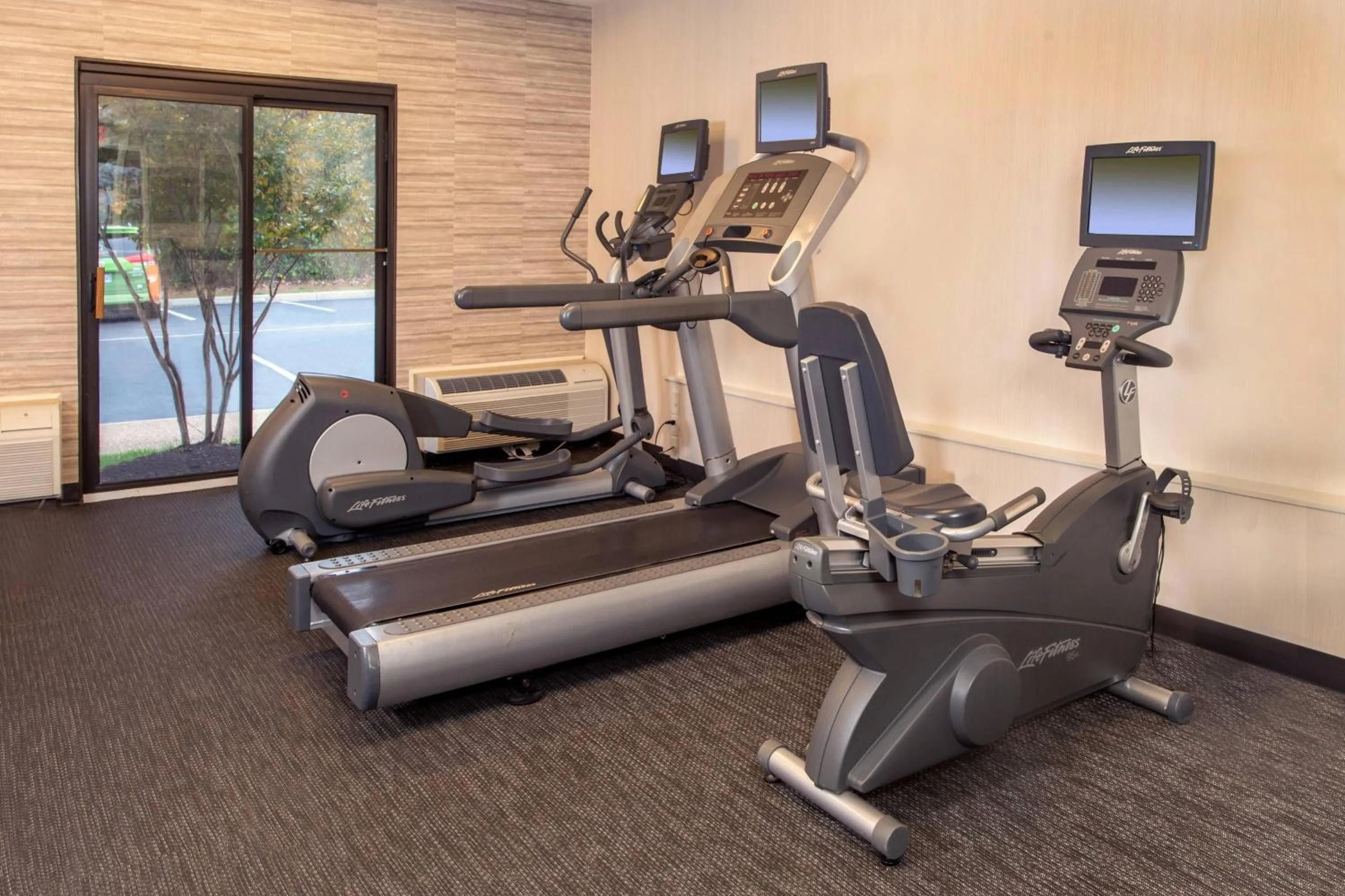 Fitness centre/facilities in Courtyard by Marriott Dulles Airport Herndon/Reston