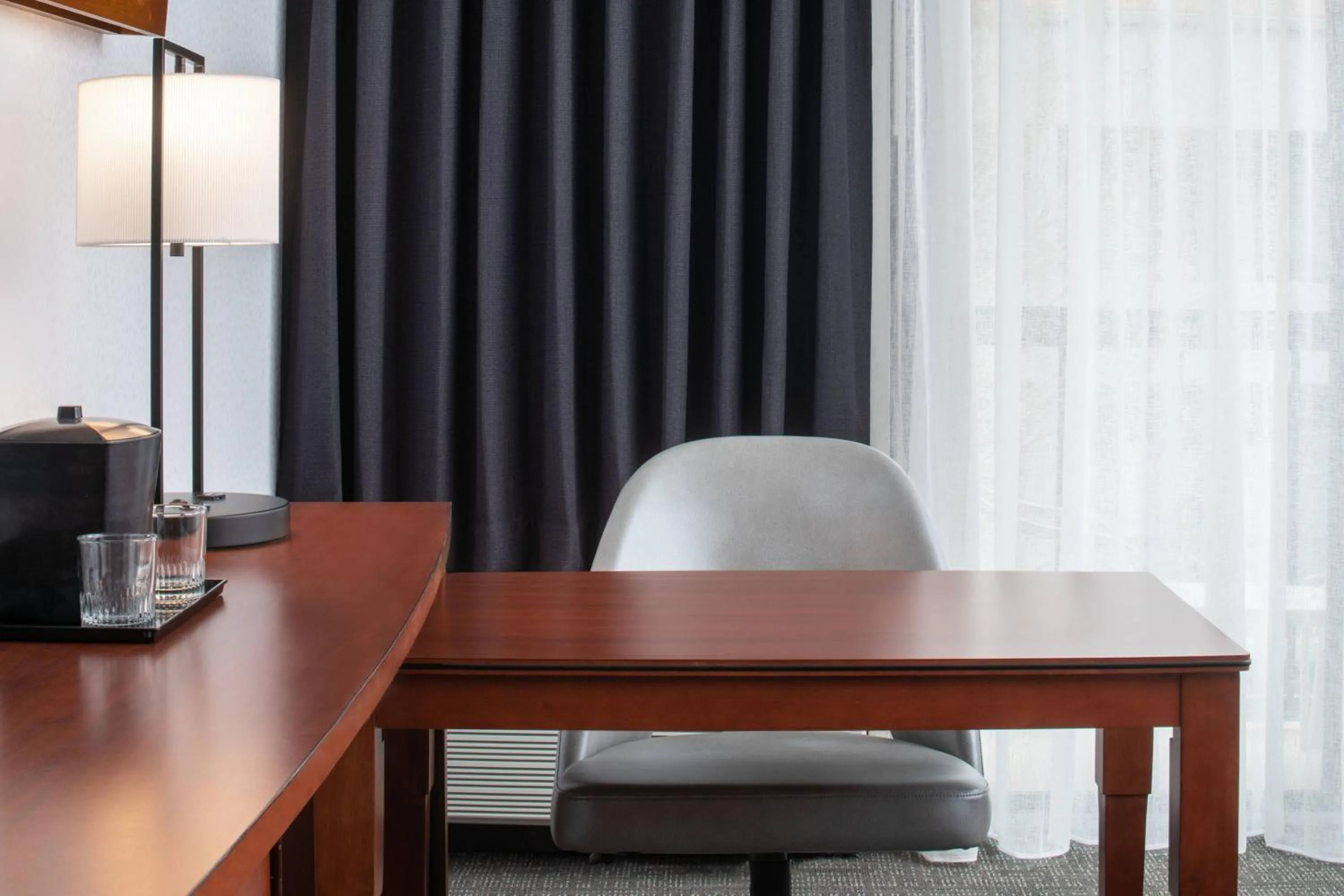 Photo of the whole room in Courtyard by Marriott Dulles Airport Herndon/Reston