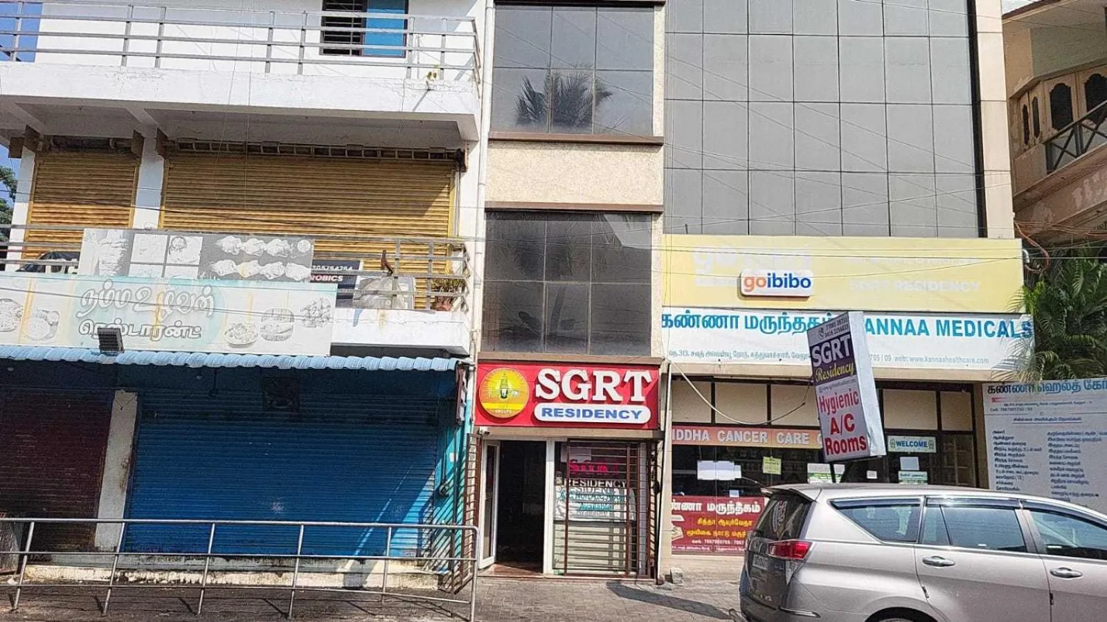 Facade/entrance in Hotel O SGRT Residency