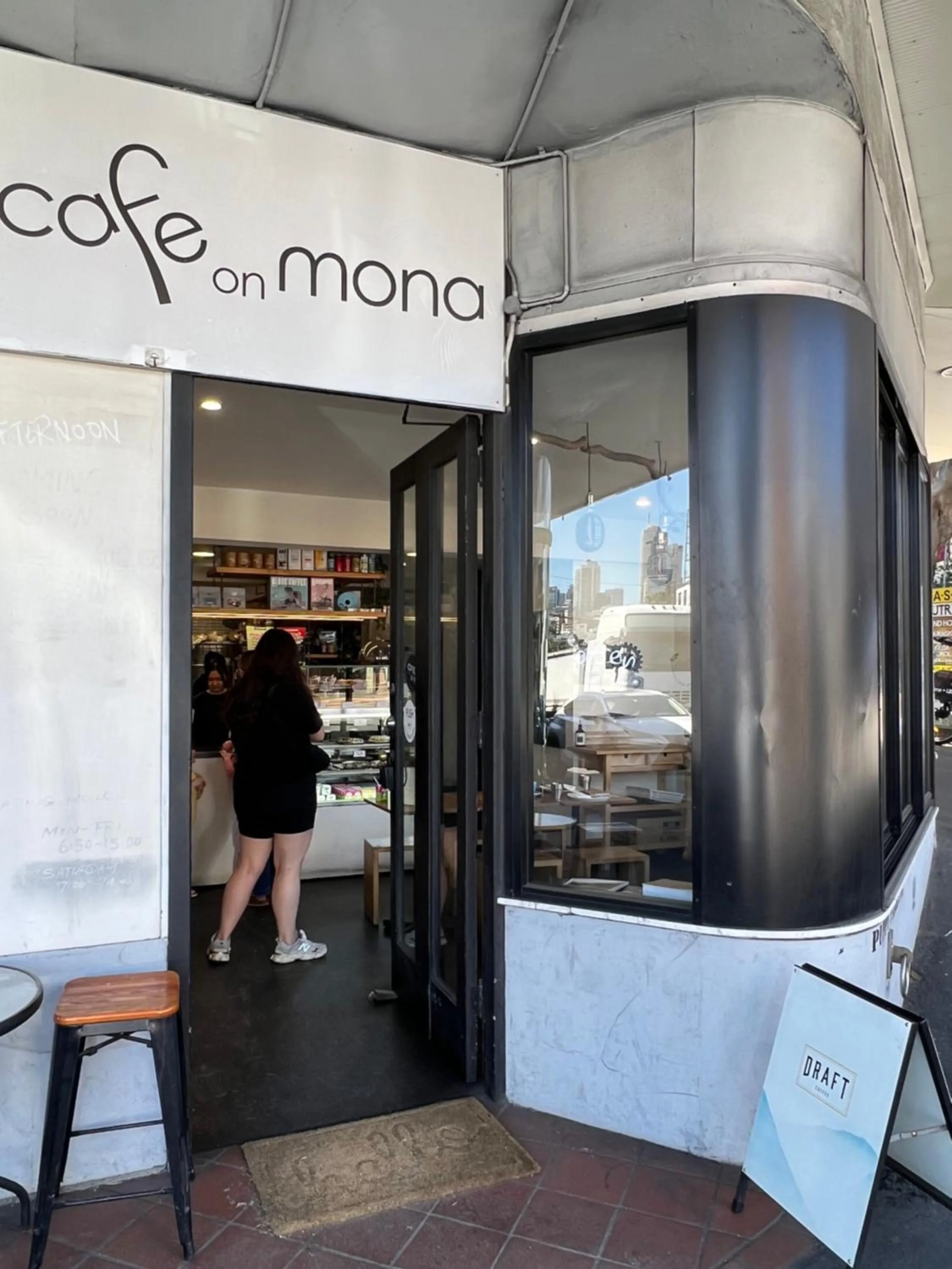 Edgecliff Lodge Motel