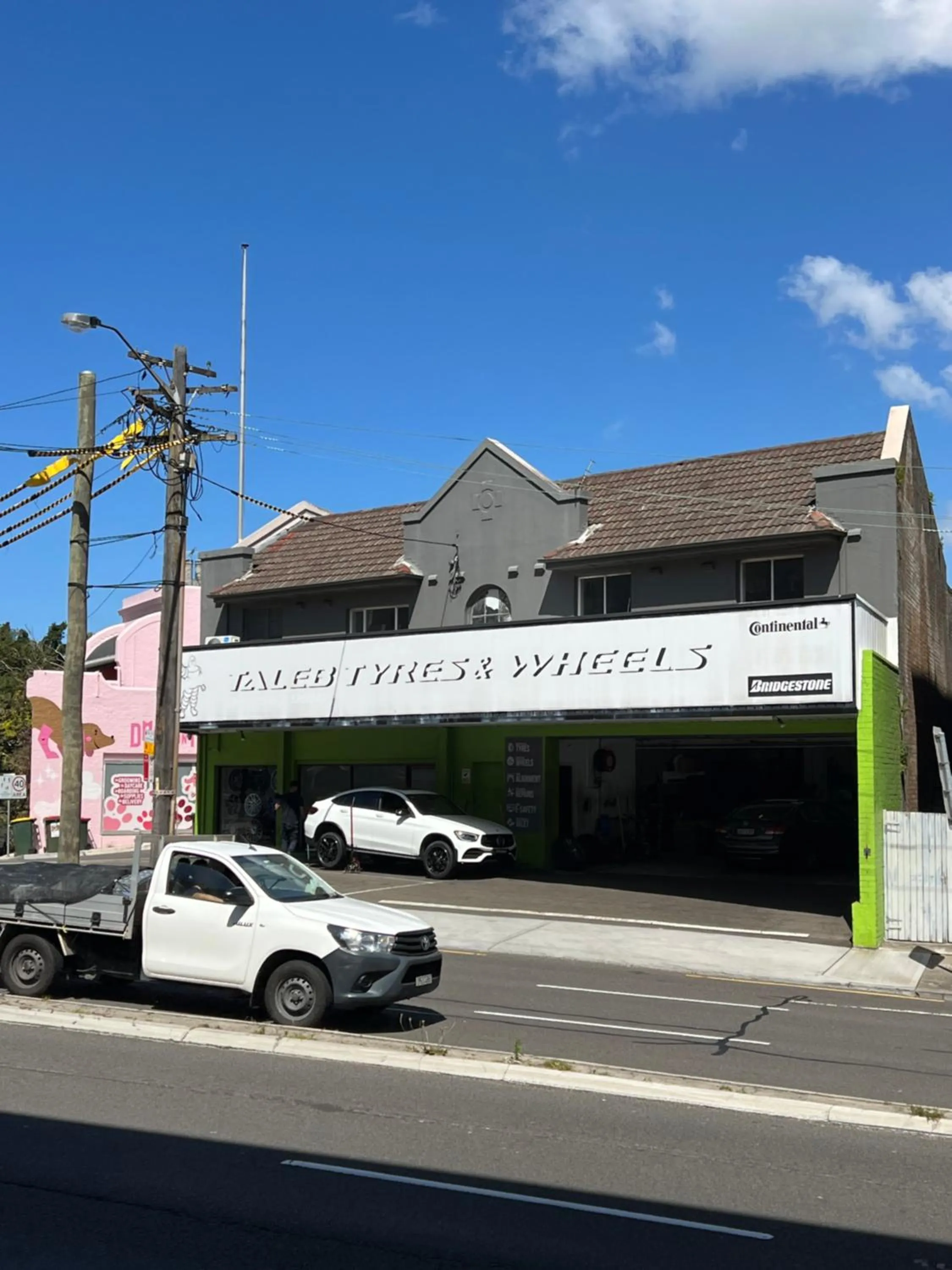 Edgecliff Lodge Motel