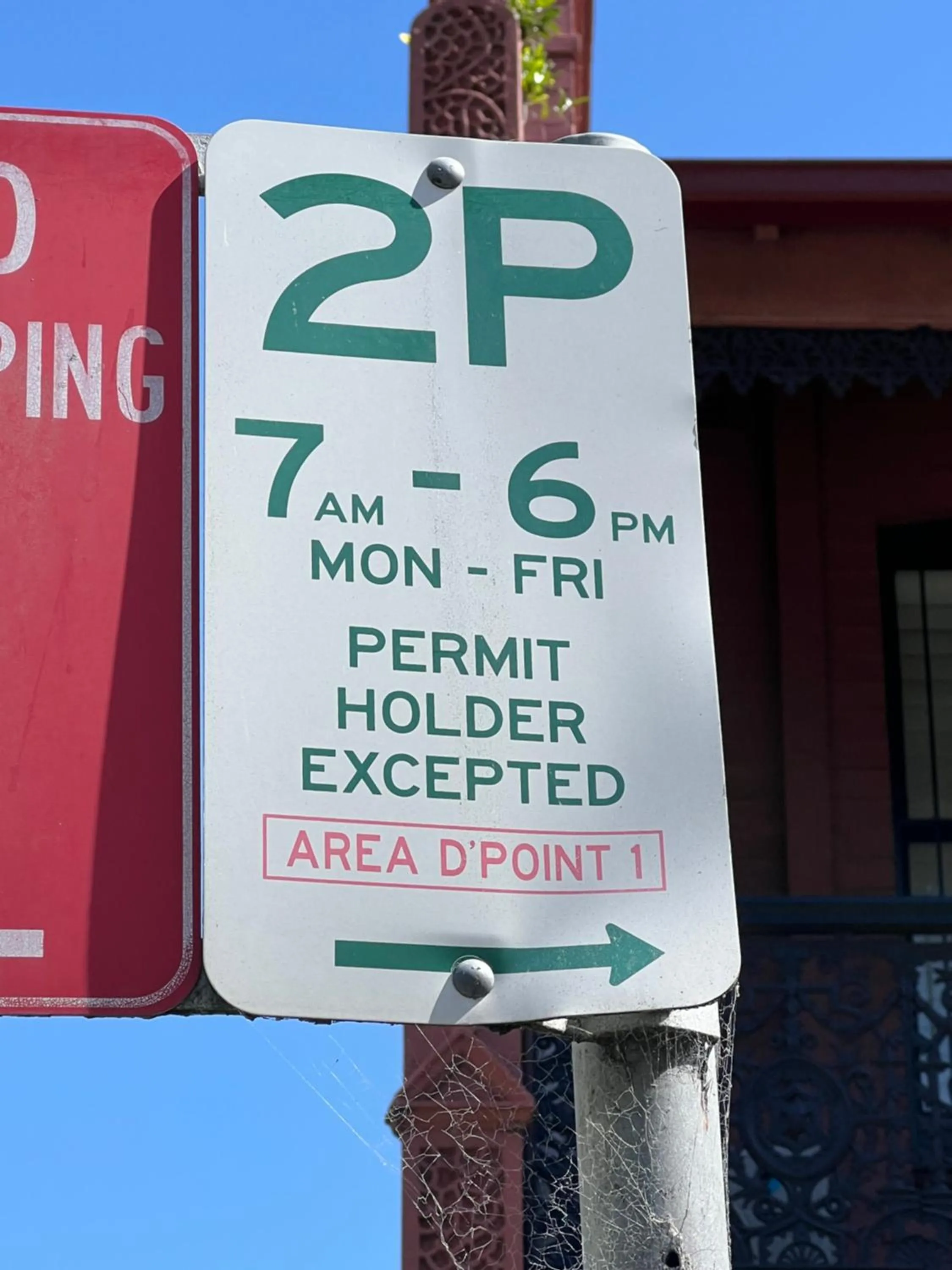 Parking in Edgecliff Lodge Motel