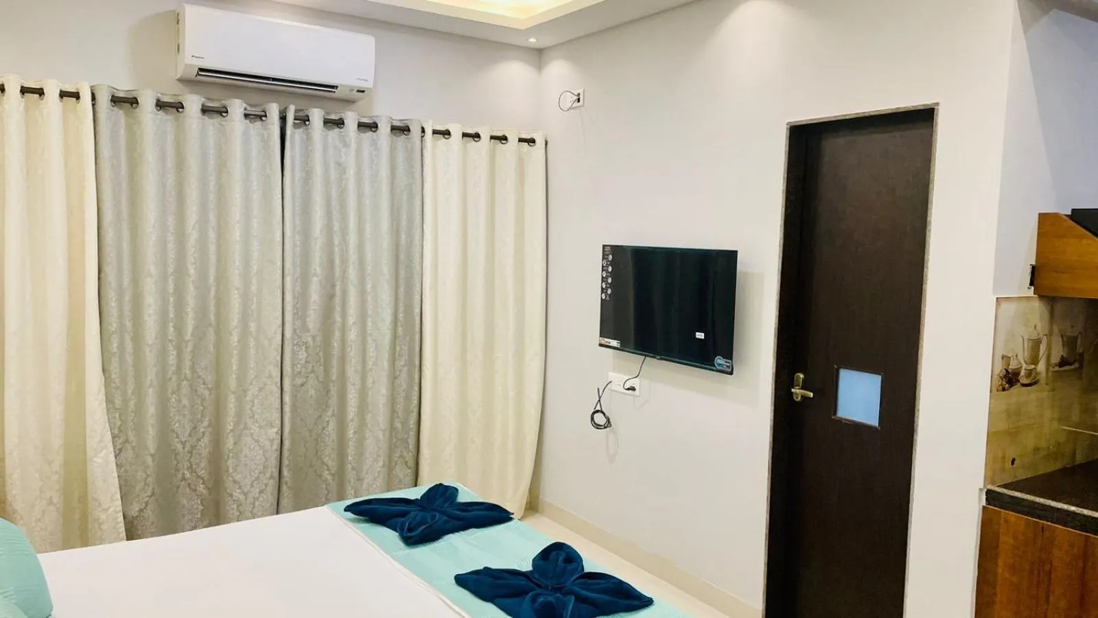 Bed in Monarch Suites