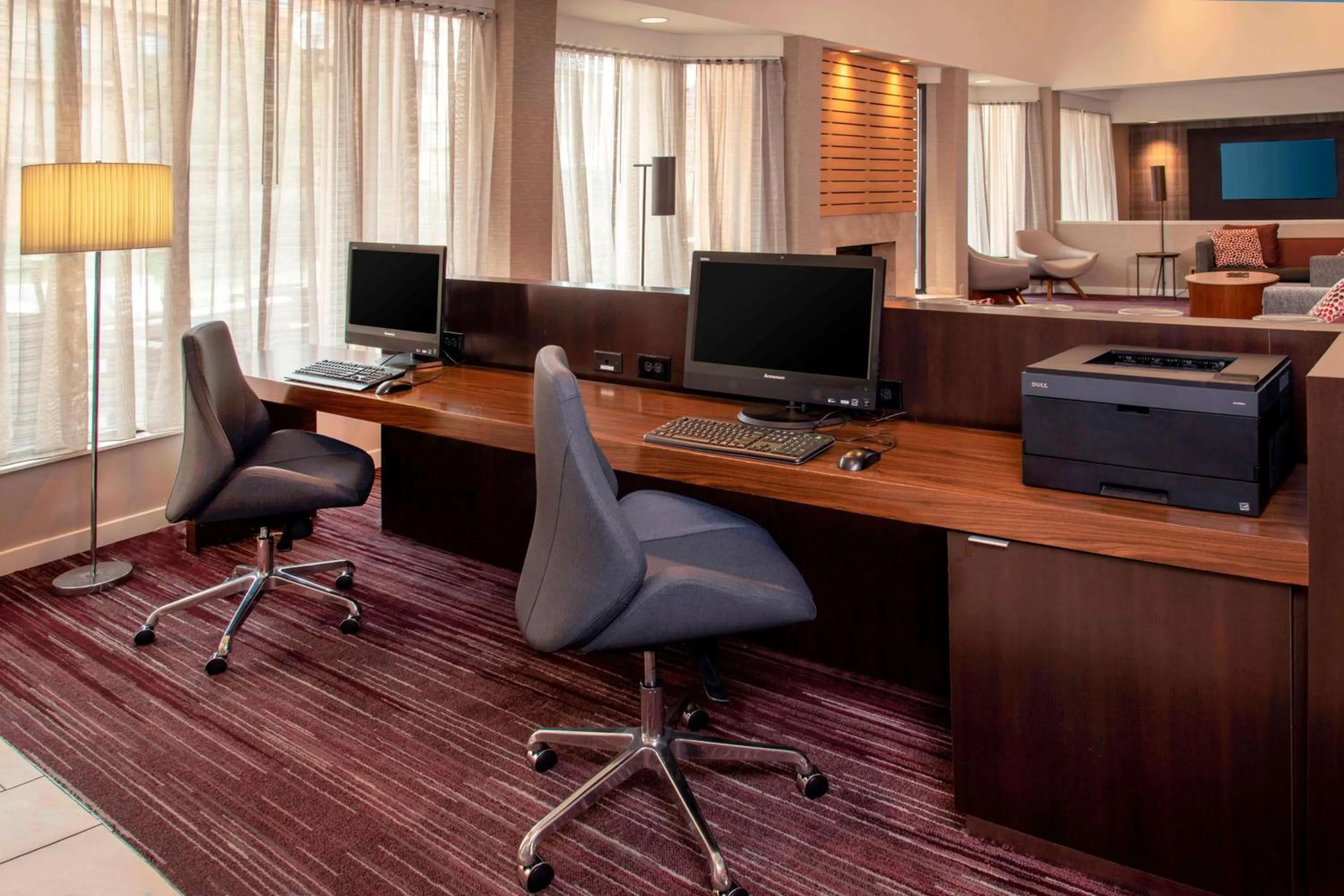 TV and multimedia in Sonesta Select Newark Christiana Mall