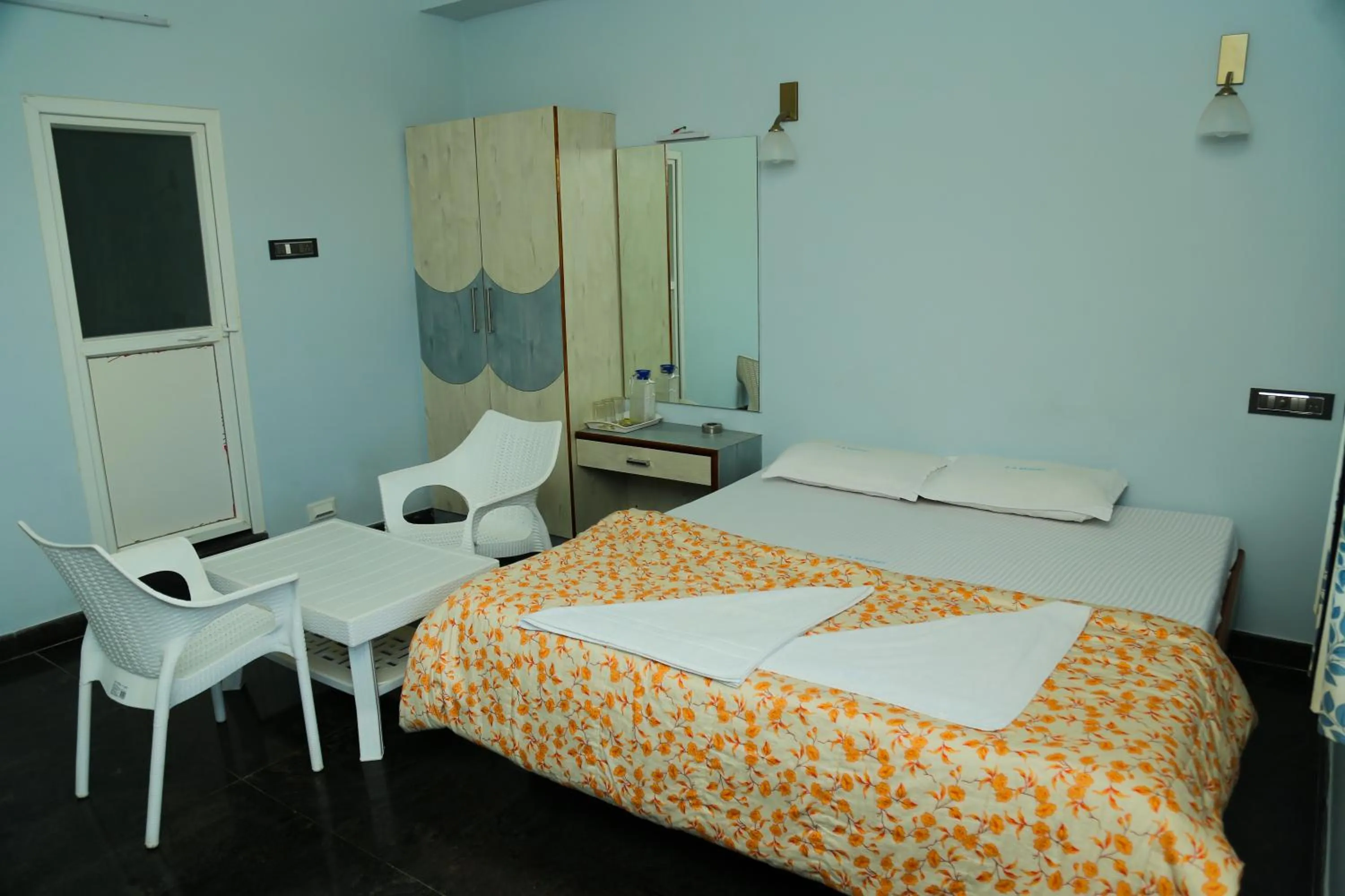 Bedroom, Bed in P A Resort