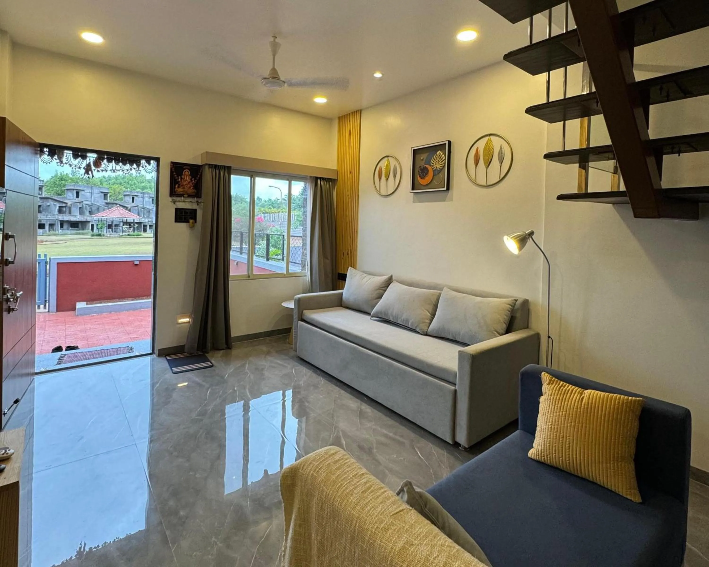 Living room in Hotel Sadhana Executive