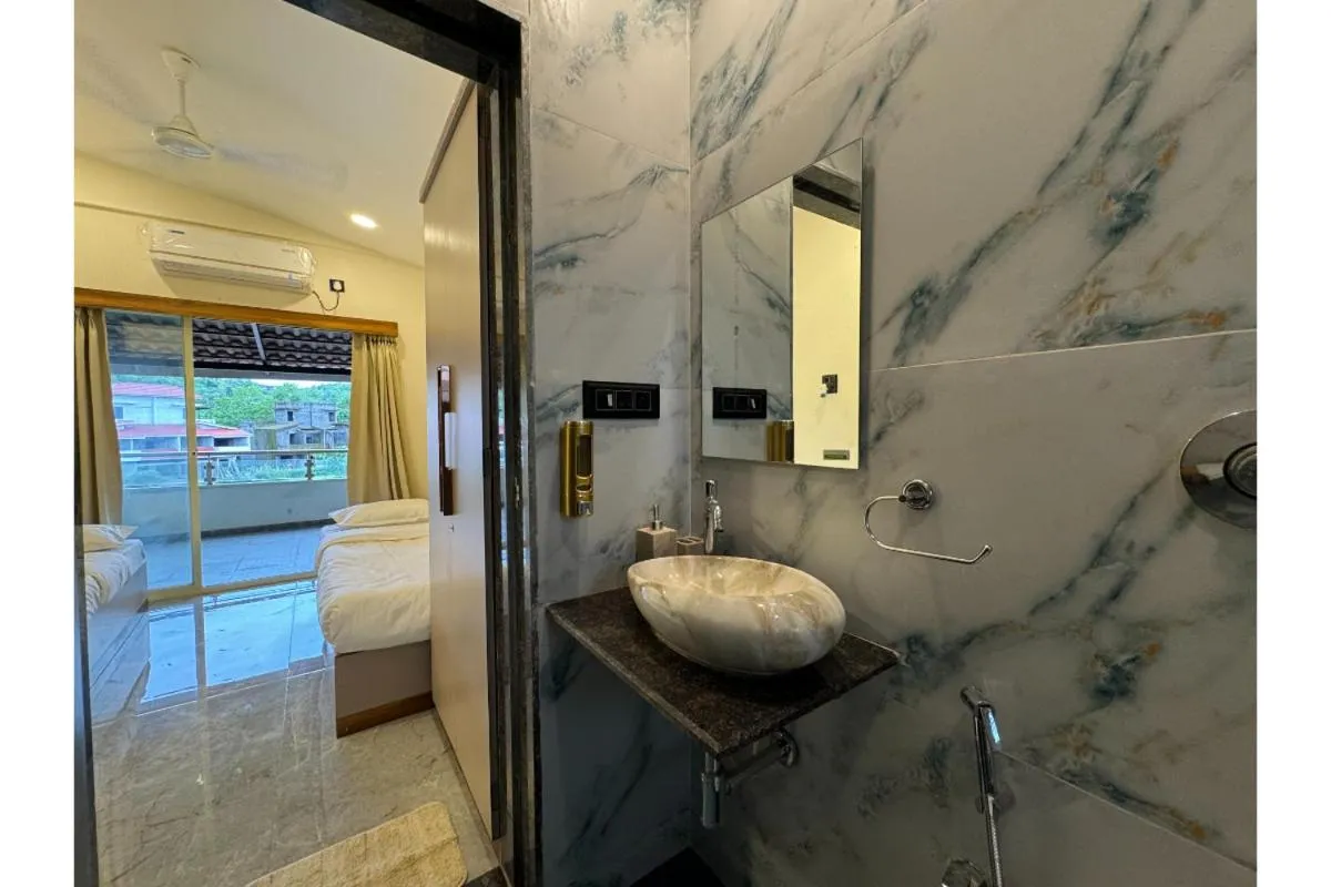 Hotel Sadhana Executive