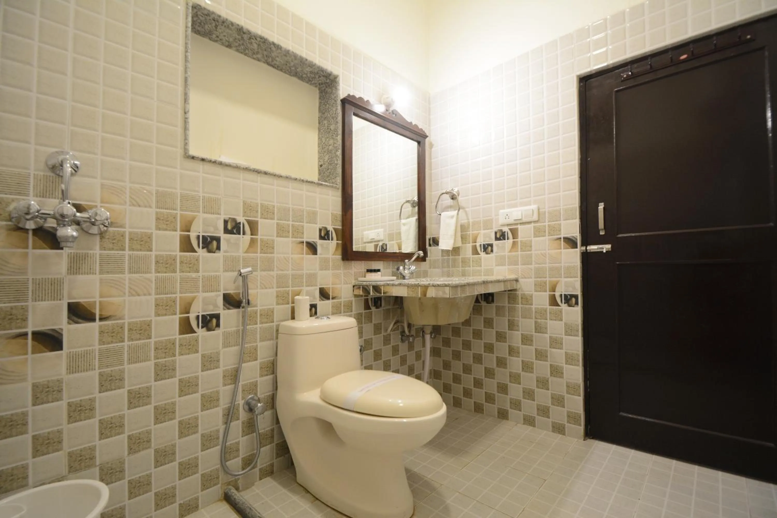 Bathroom in Moti Mahal - A Heritage Haveli