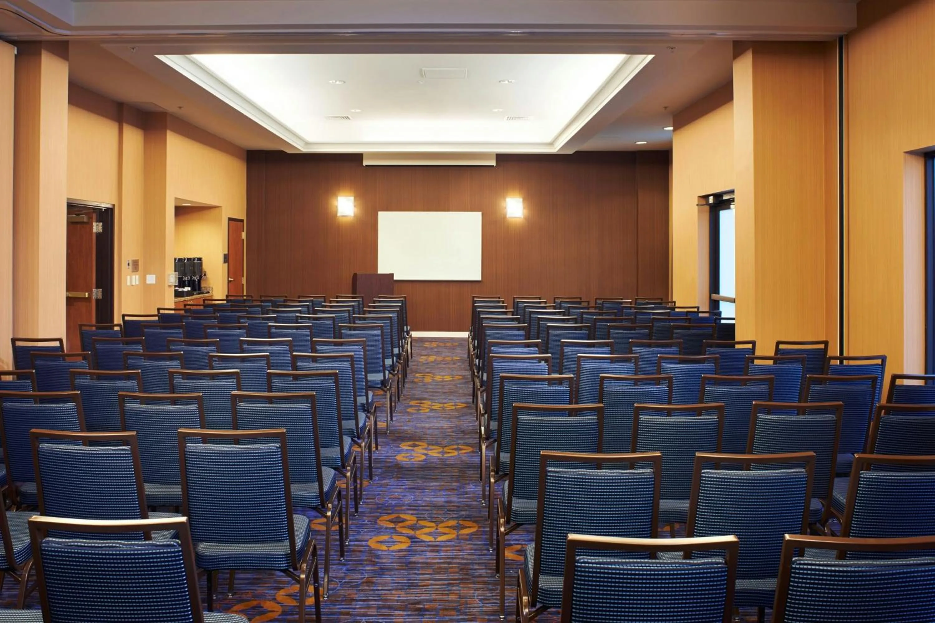 Meeting/conference room in Courtyard Kansas City Overland Park / Convention Center