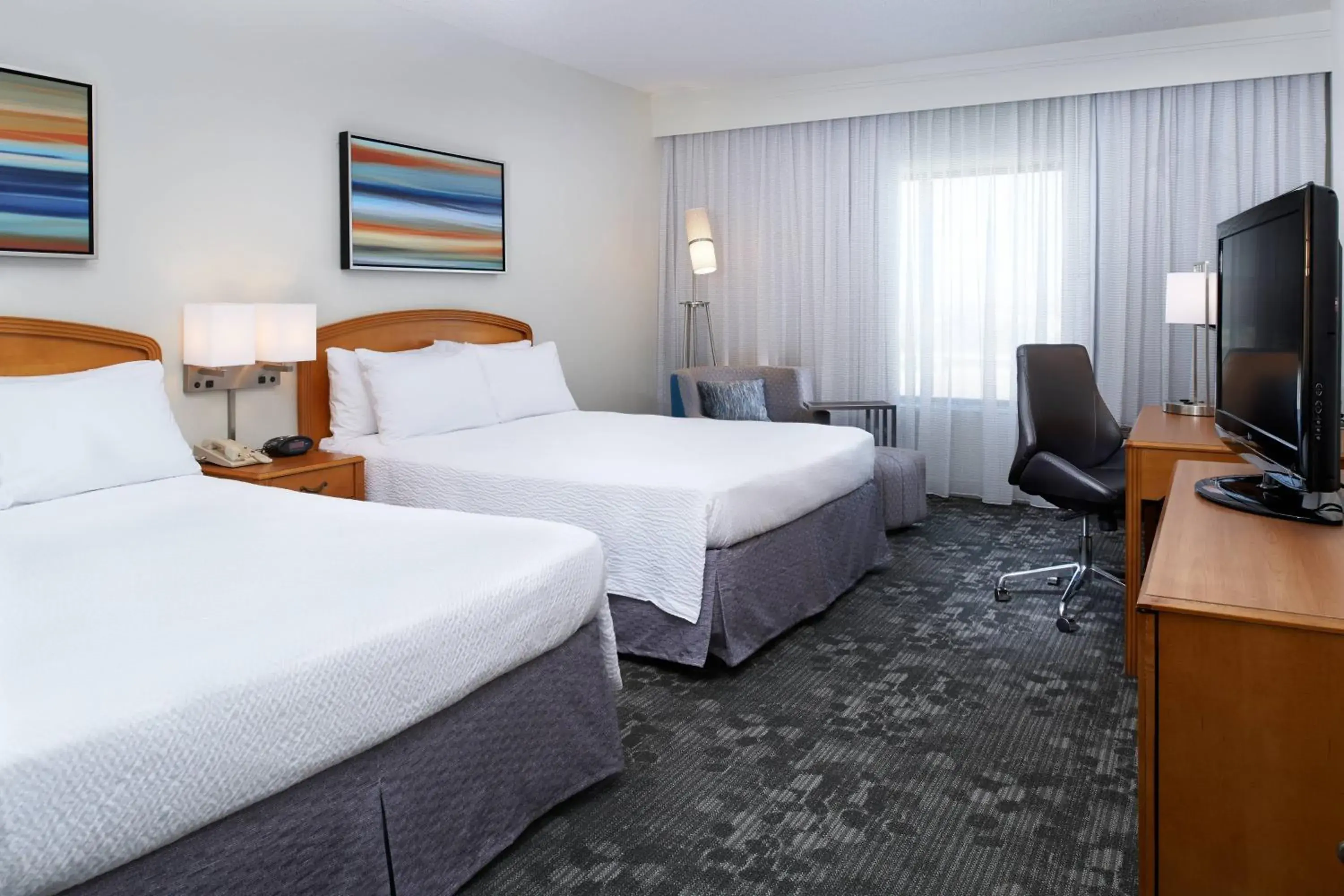 Queen Room with Two Queen Beds in Courtyard Kansas City Overland Park / Convention Center Queen Room with Two Queen Beds in Courtyard Kansas City Overland Park / Convention Center