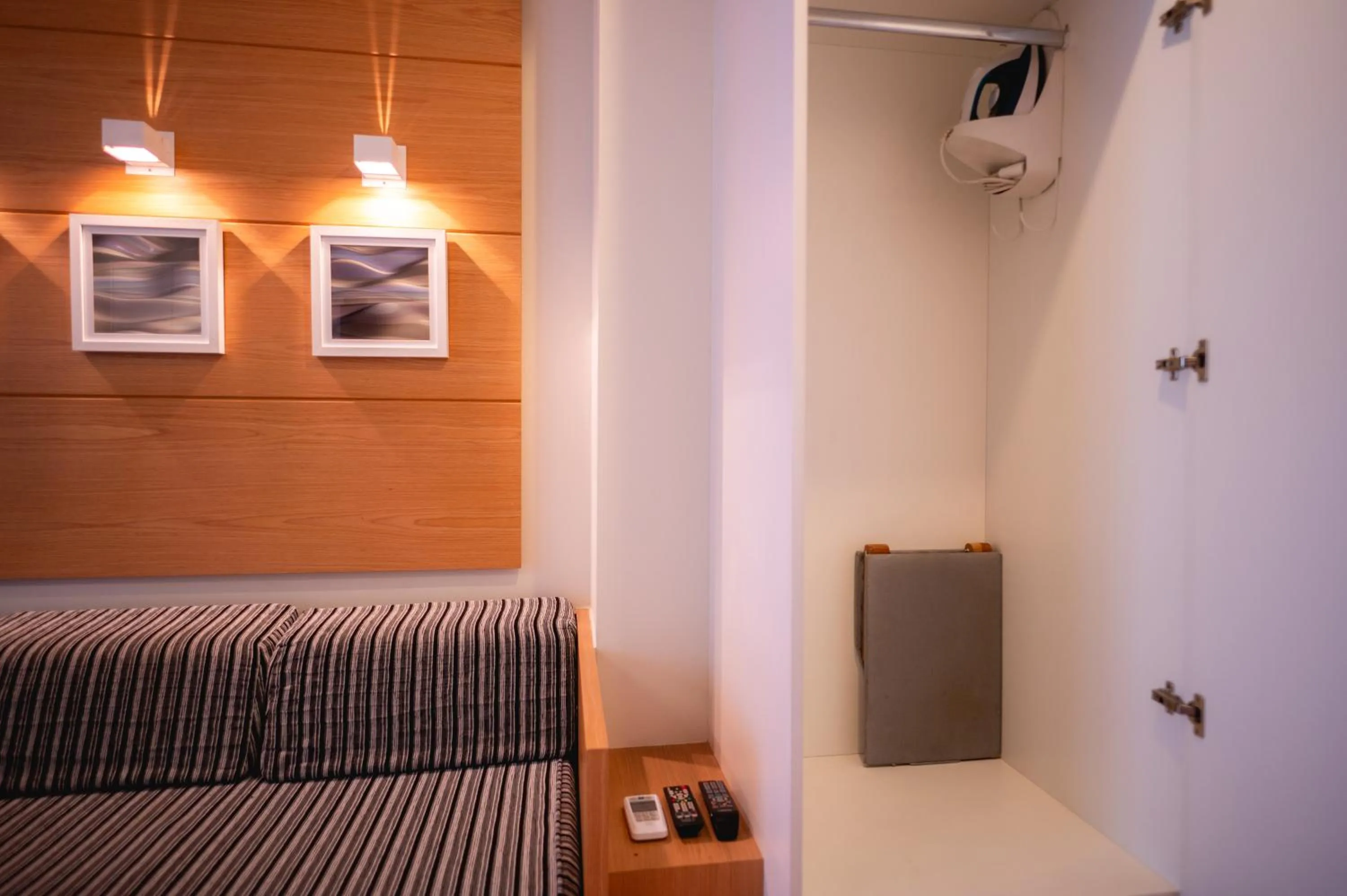 furniture, Bed in eSuítes Congonhas by Atlantica