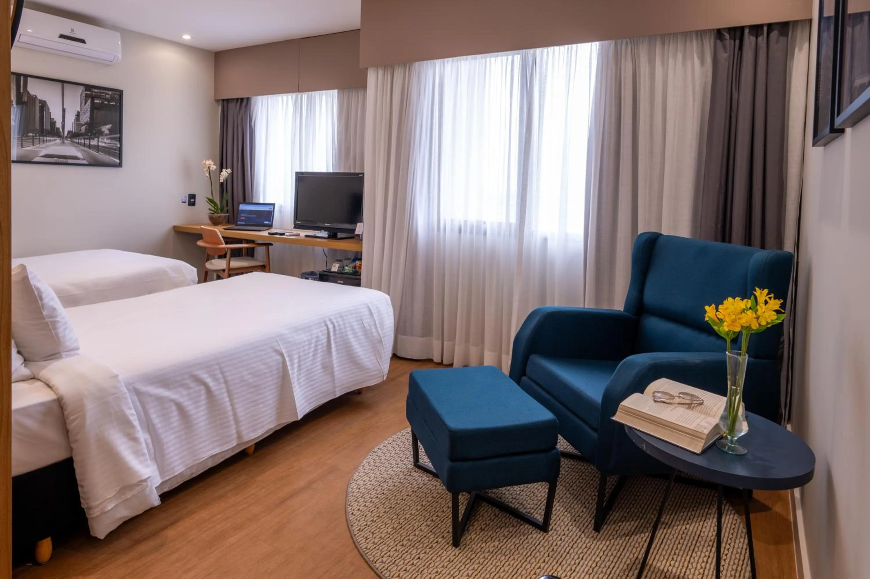 Bed in eSuítes Congonhas by Atlantica