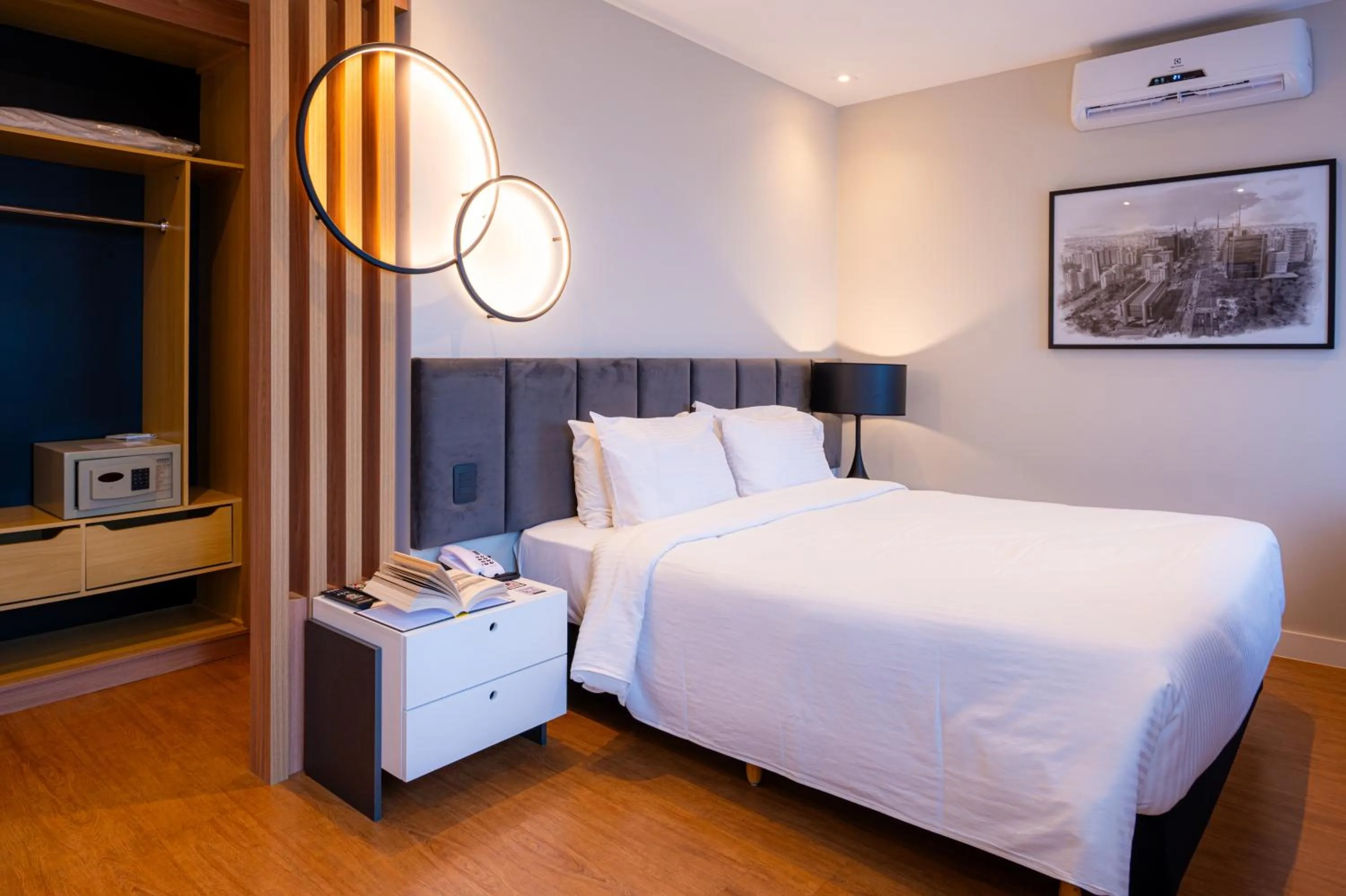 Bed in eSuítes Congonhas by Atlantica