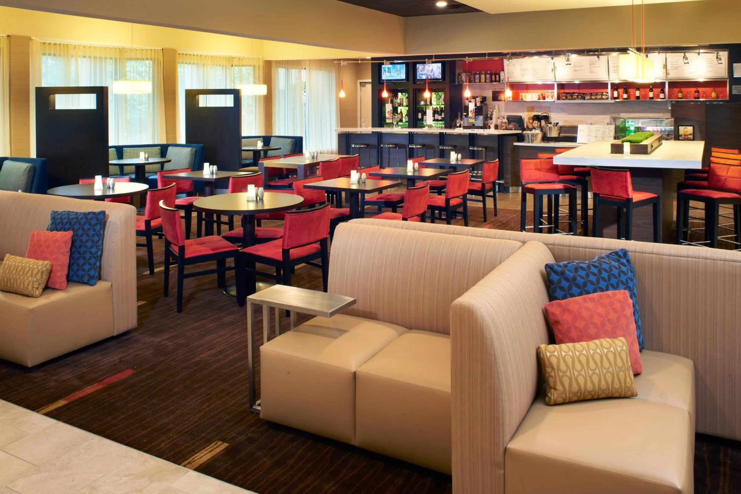 Restaurant/places to eat in Courtyard by Marriott Lexington North
