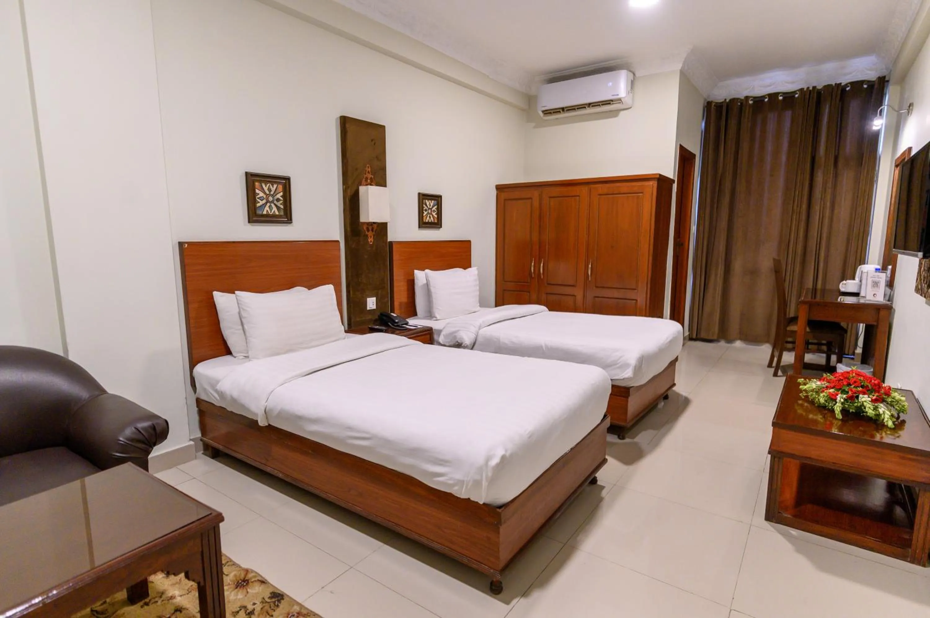 Bedroom, Bed in Hotel One Jinnah, Islamabad
