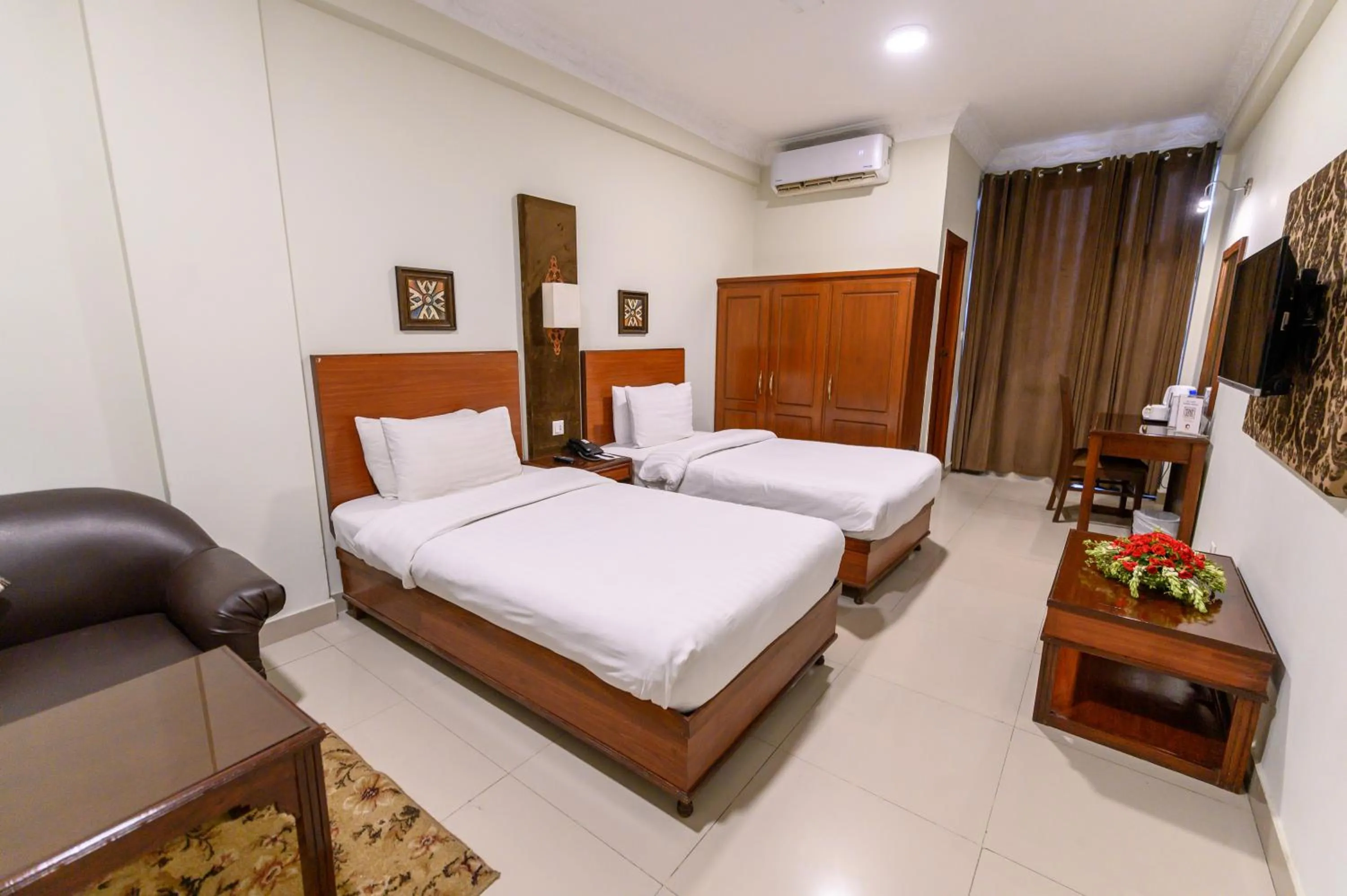 Bedroom, Bed in Hotel One Jinnah, Islamabad