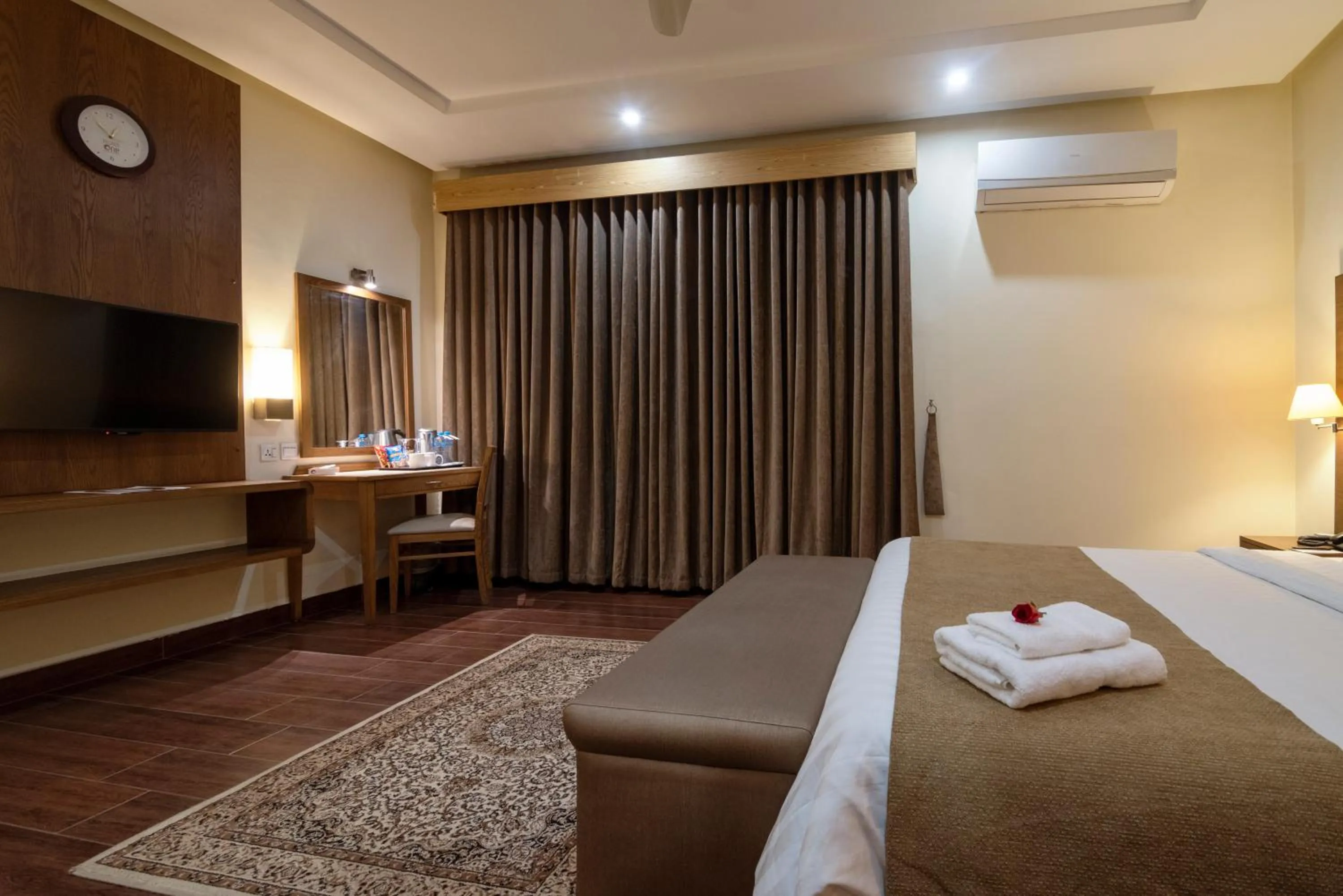 Bed in Hotel One Tariq Road Multan