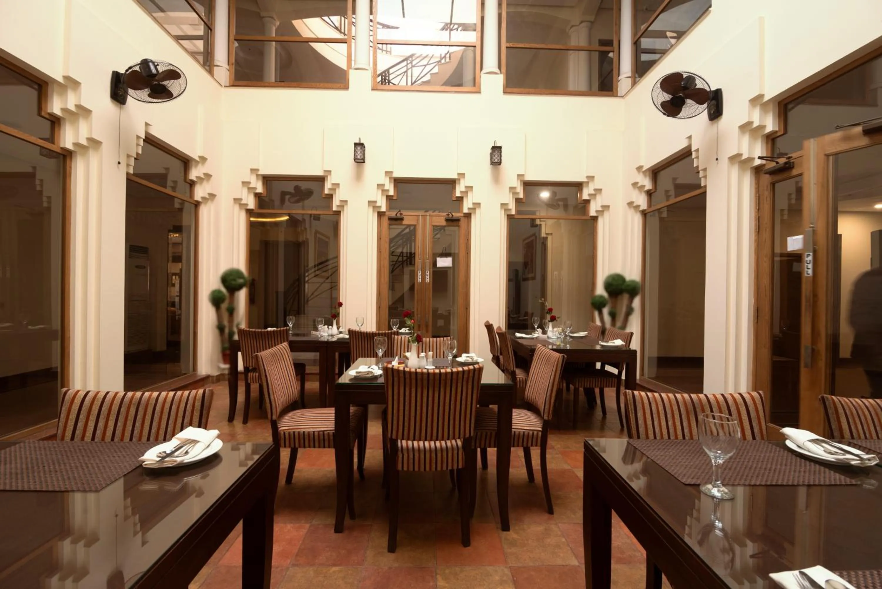 Restaurant/places to eat in Hotel One Tariq Road Multan