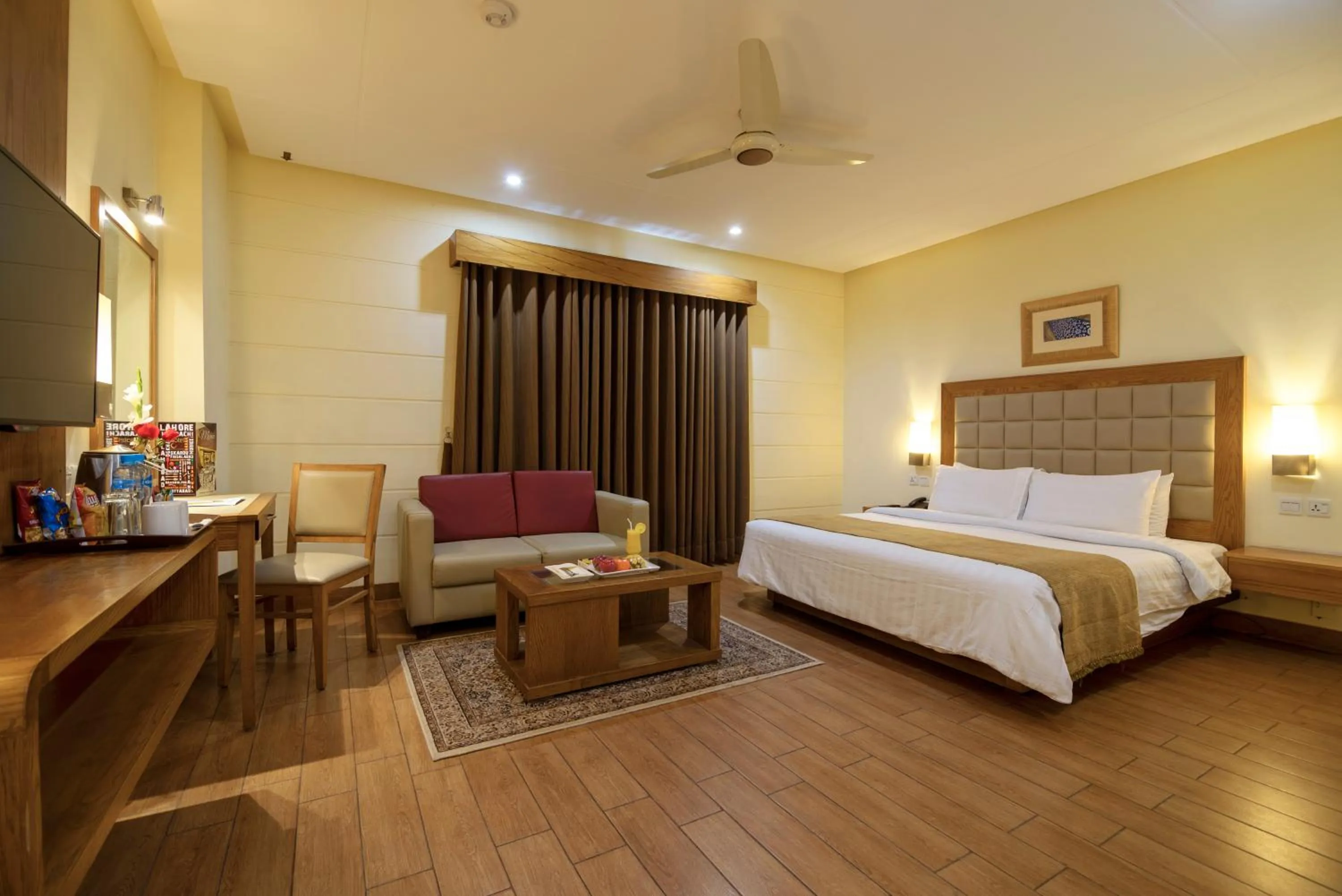 Bedroom, Bed in Hotel One Tariq Road Multan