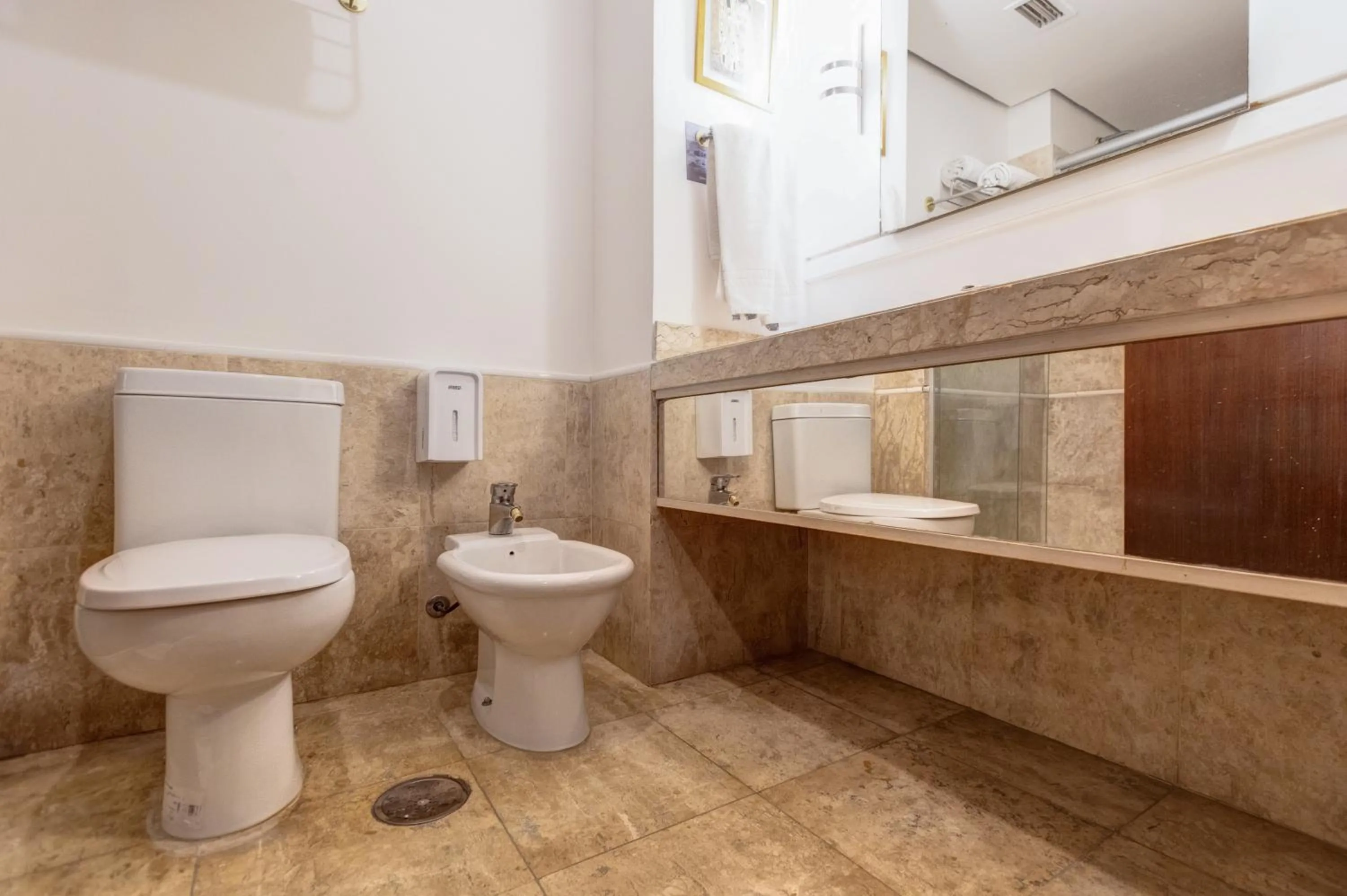 bidet in Radisson Alphaville